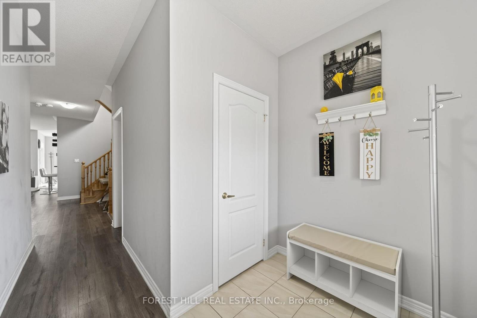 37 Greenwood Drive, Essa, Ontario  L3W 0N5 - Photo 3 - N12909876