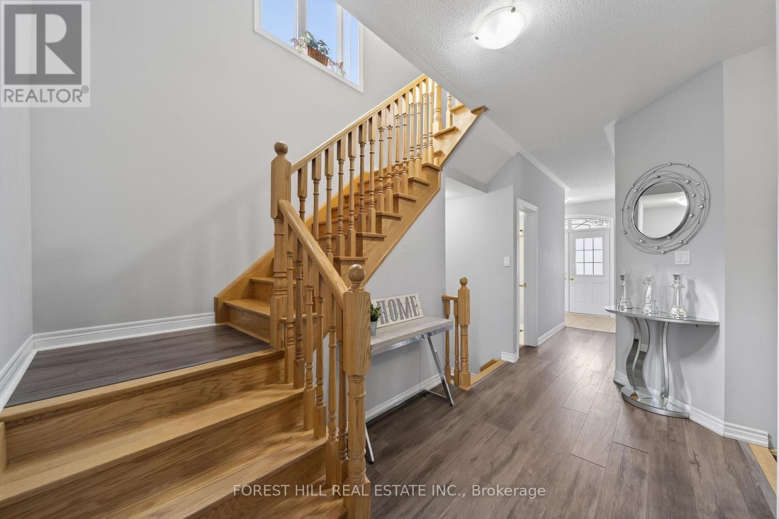 37 Greenwood Drive, Essa, Ontario  L3W 0N5 - Photo 4 - N12909876