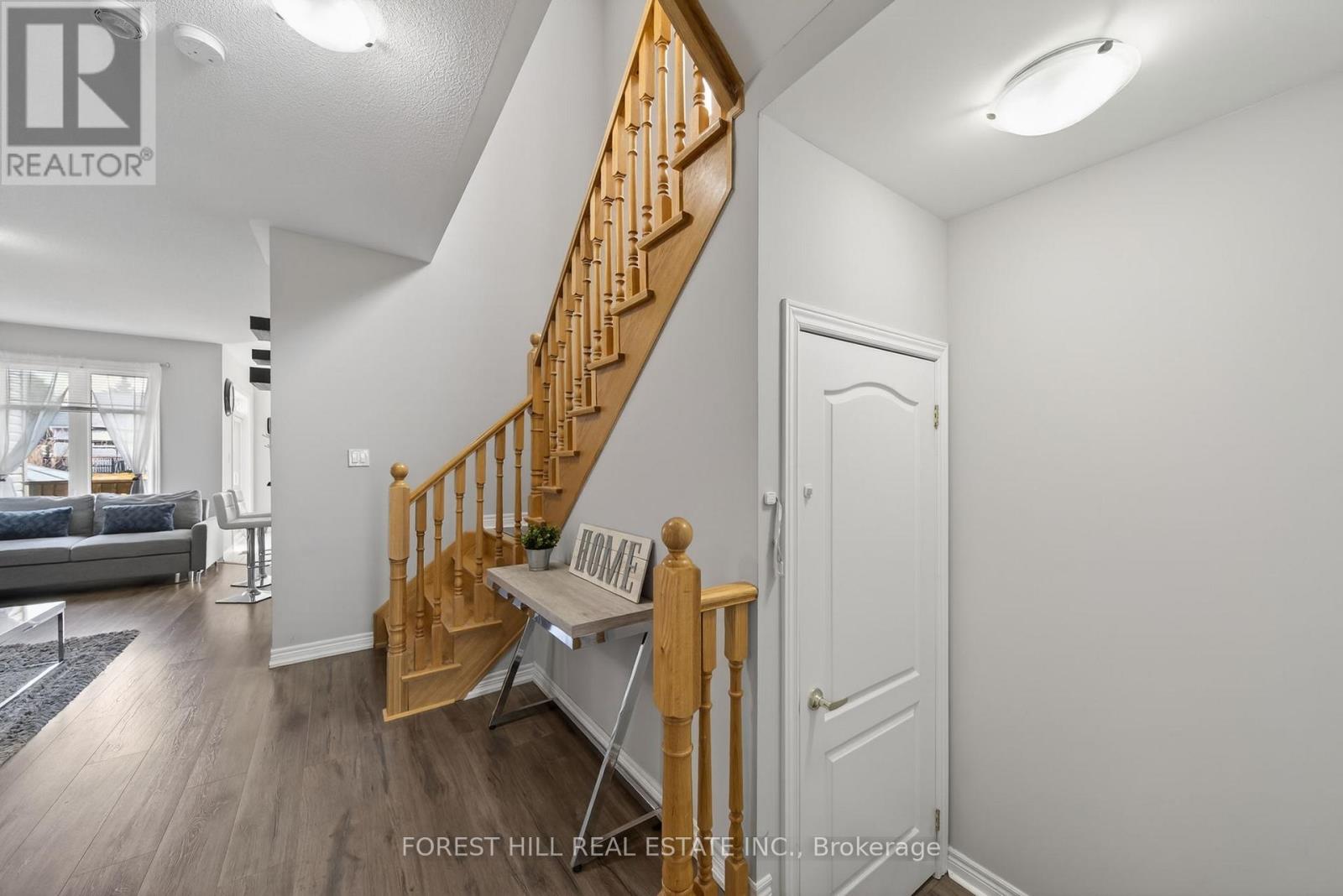 37 Greenwood Drive, Essa, Ontario  L3W 0N5 - Photo 5 - N12909876