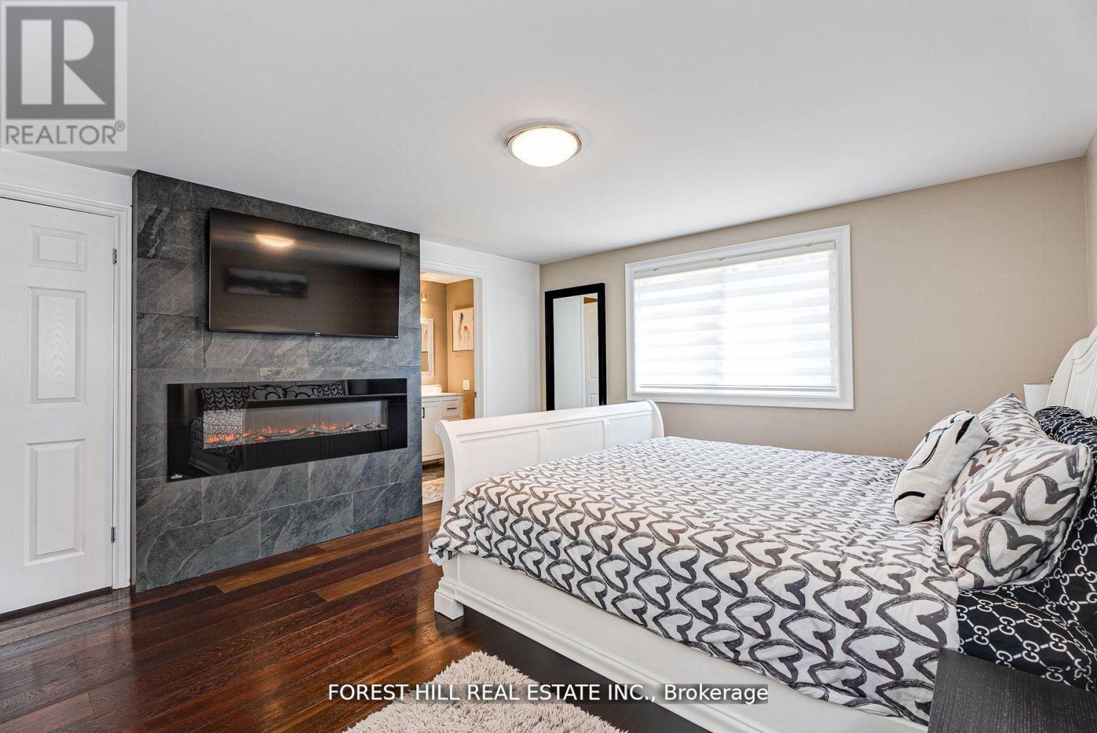 5837 Yonge Street, Innisfil (Churchill), Ontario  L0L 1K0 - Photo 13 - N12909904