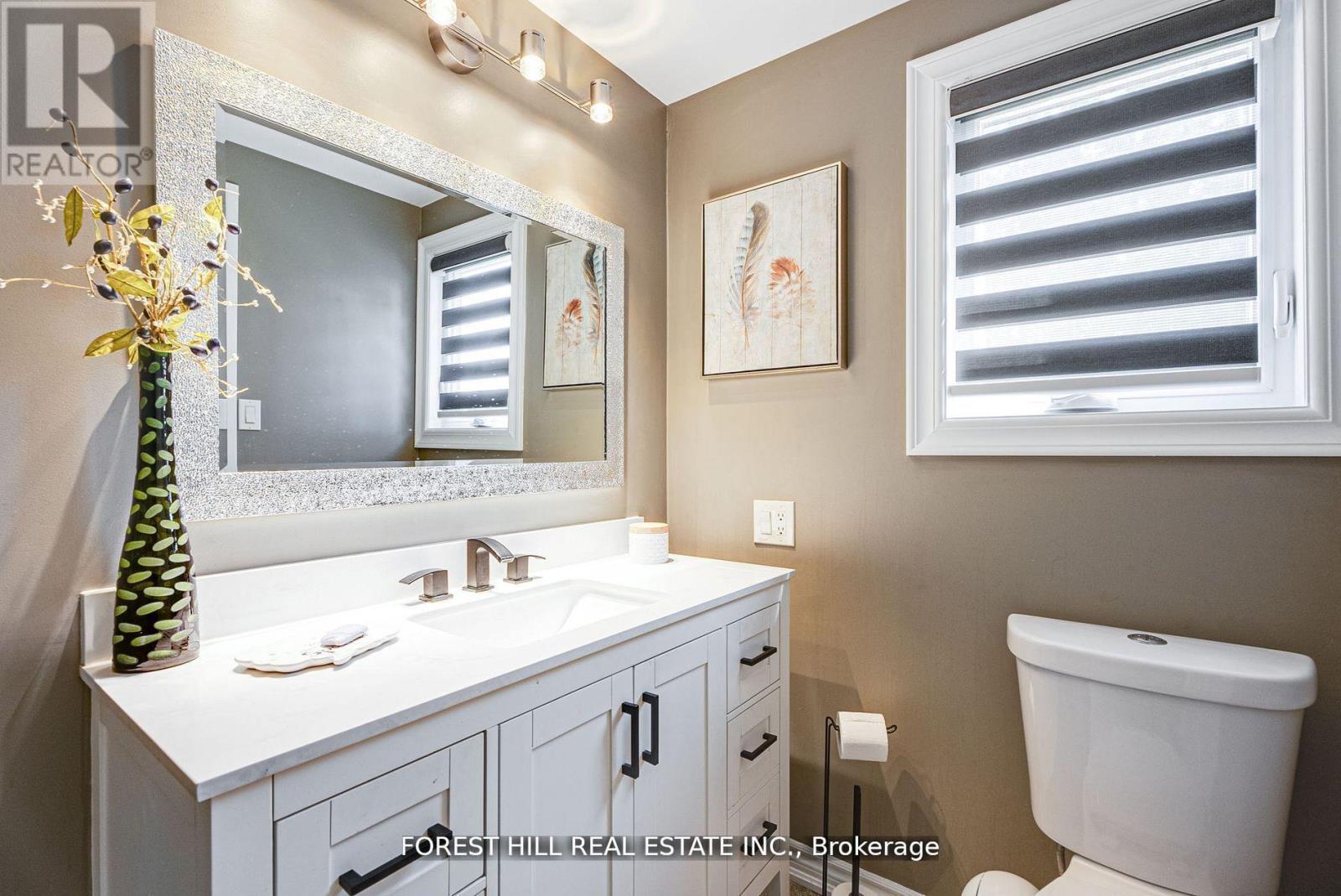 5837 Yonge Street, Innisfil (Churchill), Ontario  L0L 1K0 - Photo 15 - N12909904