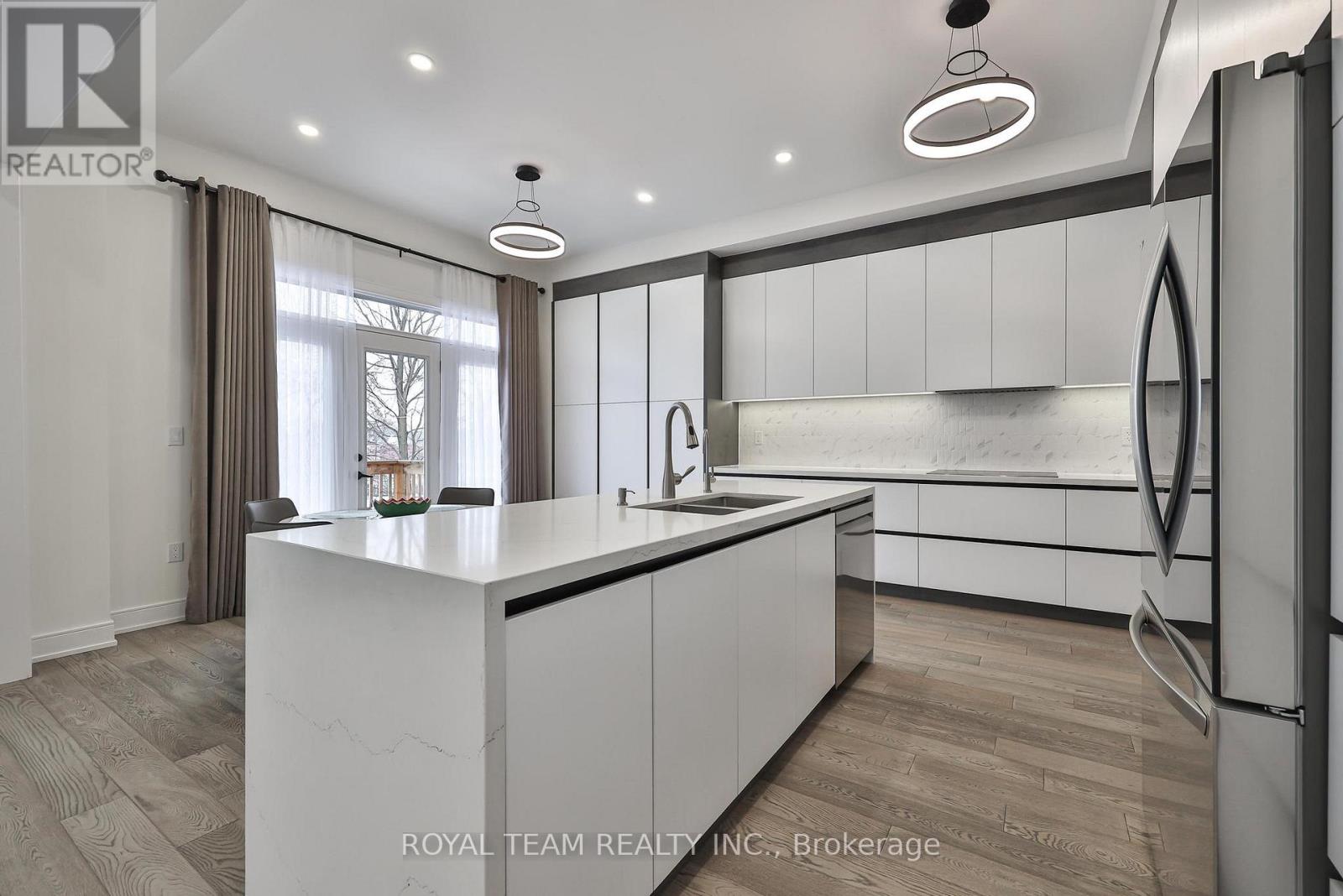 1361 Blackmore Street, Innisfil, Ontario  L9S 0P3 - Photo 10 - N12909912