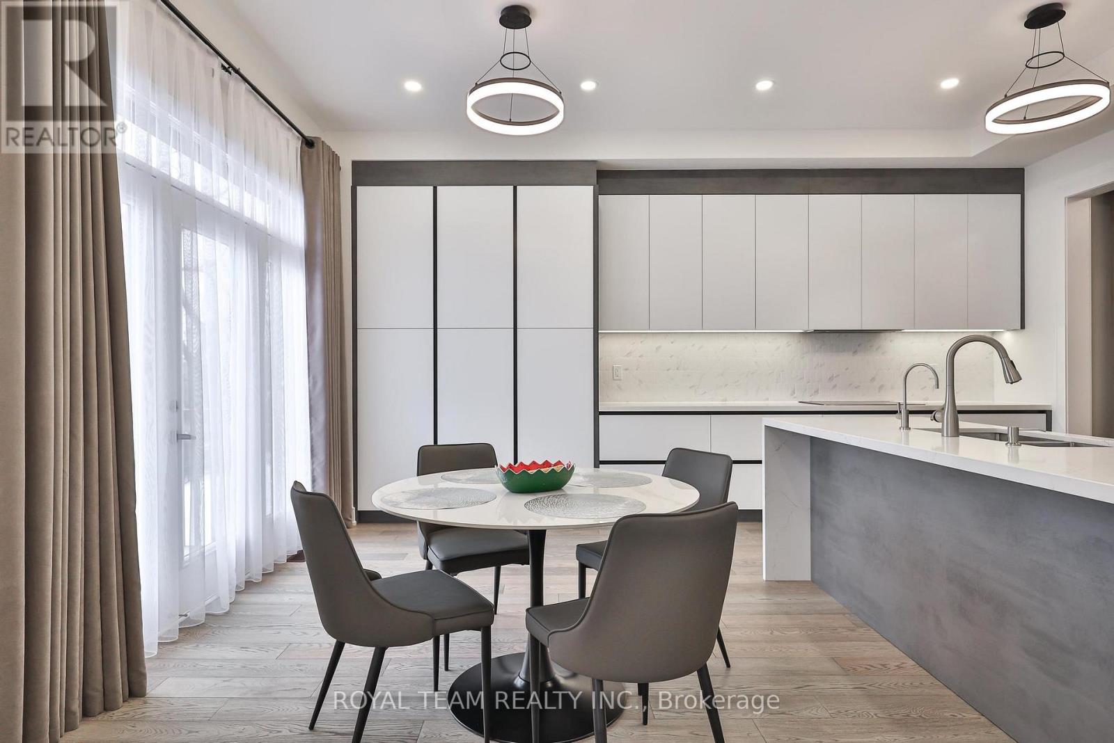 1361 Blackmore Street, Innisfil, Ontario  L9S 0P3 - Photo 13 - N12909912