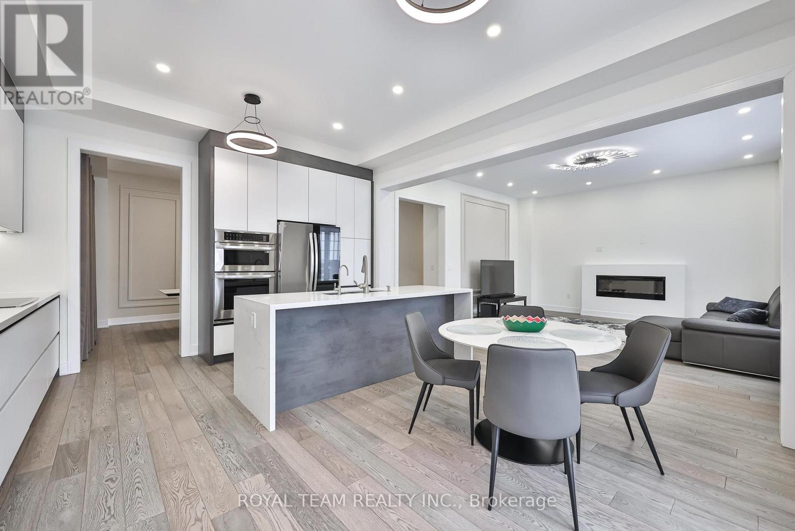 1361 Blackmore Street, Innisfil, Ontario  L9S 0P3 - Photo 14 - N12909912