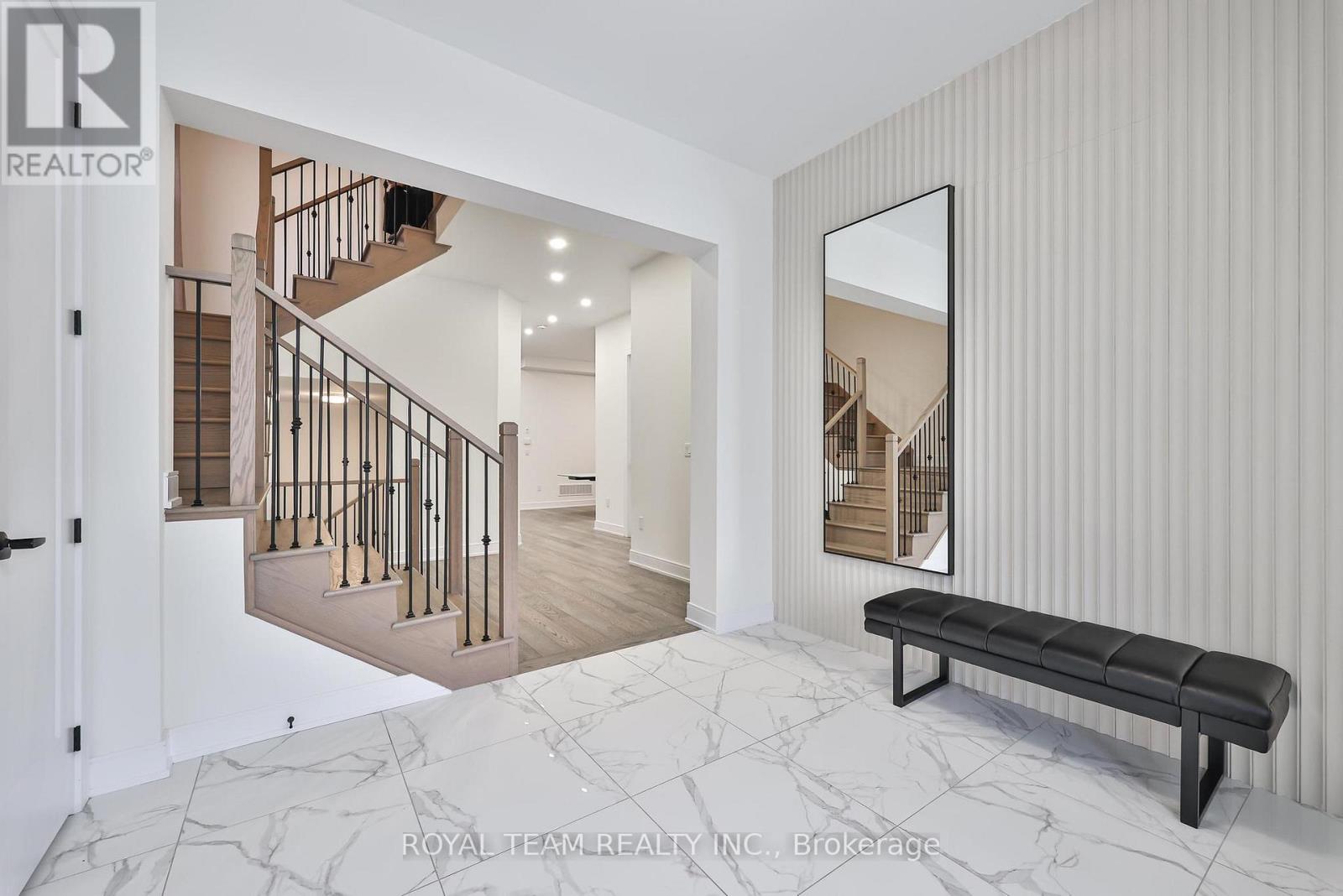 1361 Blackmore Street, Innisfil, Ontario  L9S 0P3 - Photo 5 - N12909912