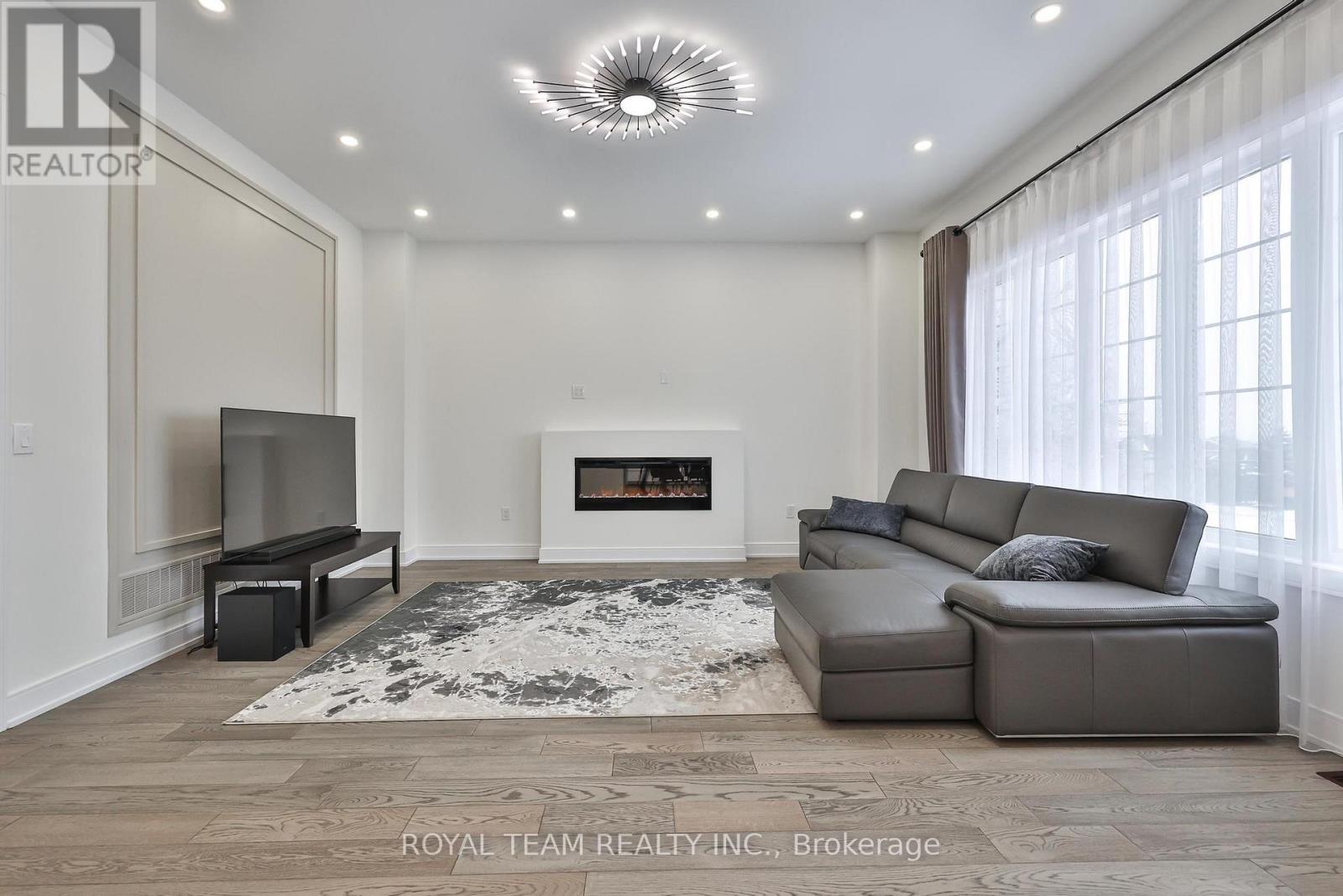 1361 Blackmore Street, Innisfil, Ontario  L9S 0P3 - Photo 7 - N12909912