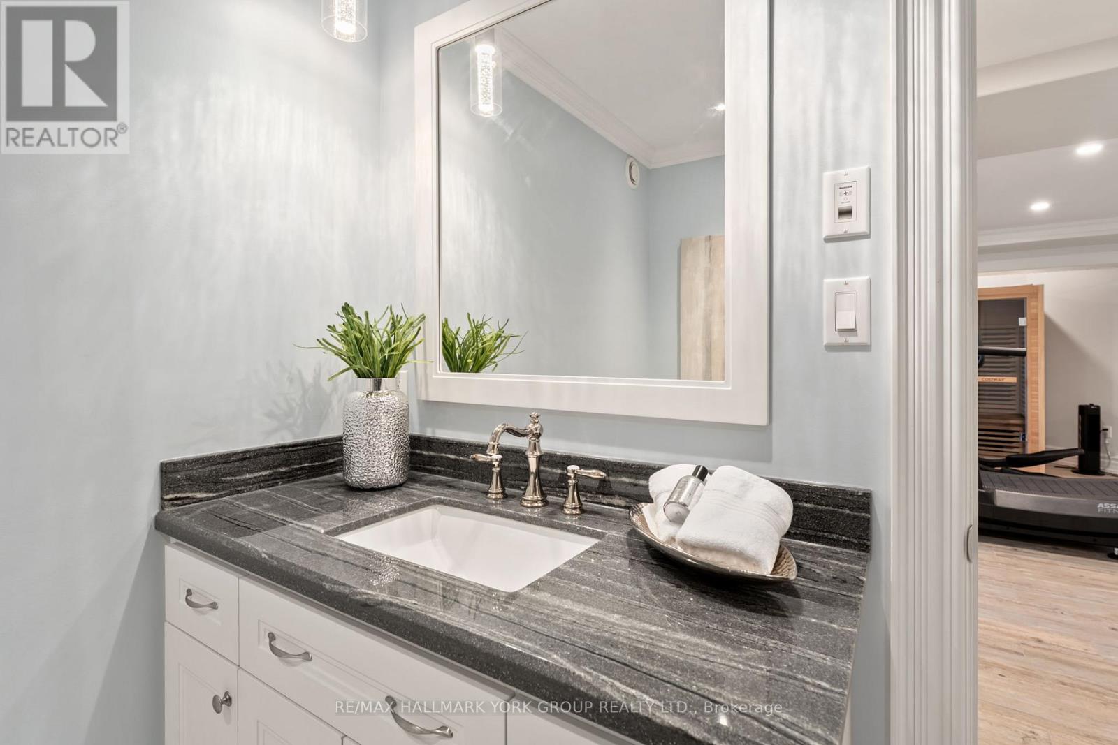 6871 Black River Road, Georgina, Ontario  L0E 1R0 - Photo 34 - N12909914