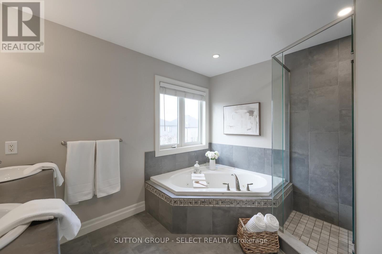 1615 Wickerson Gate, London South, Ontario  N6K 0C3 - Photo 28 - X12906806