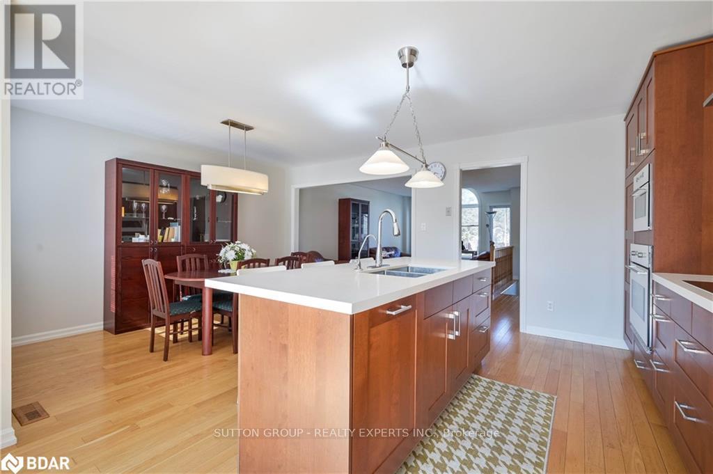 12 Langevin Drive, Wasaga Beach, Ontario  L9Z 1C6 - Photo 11 - S12909790