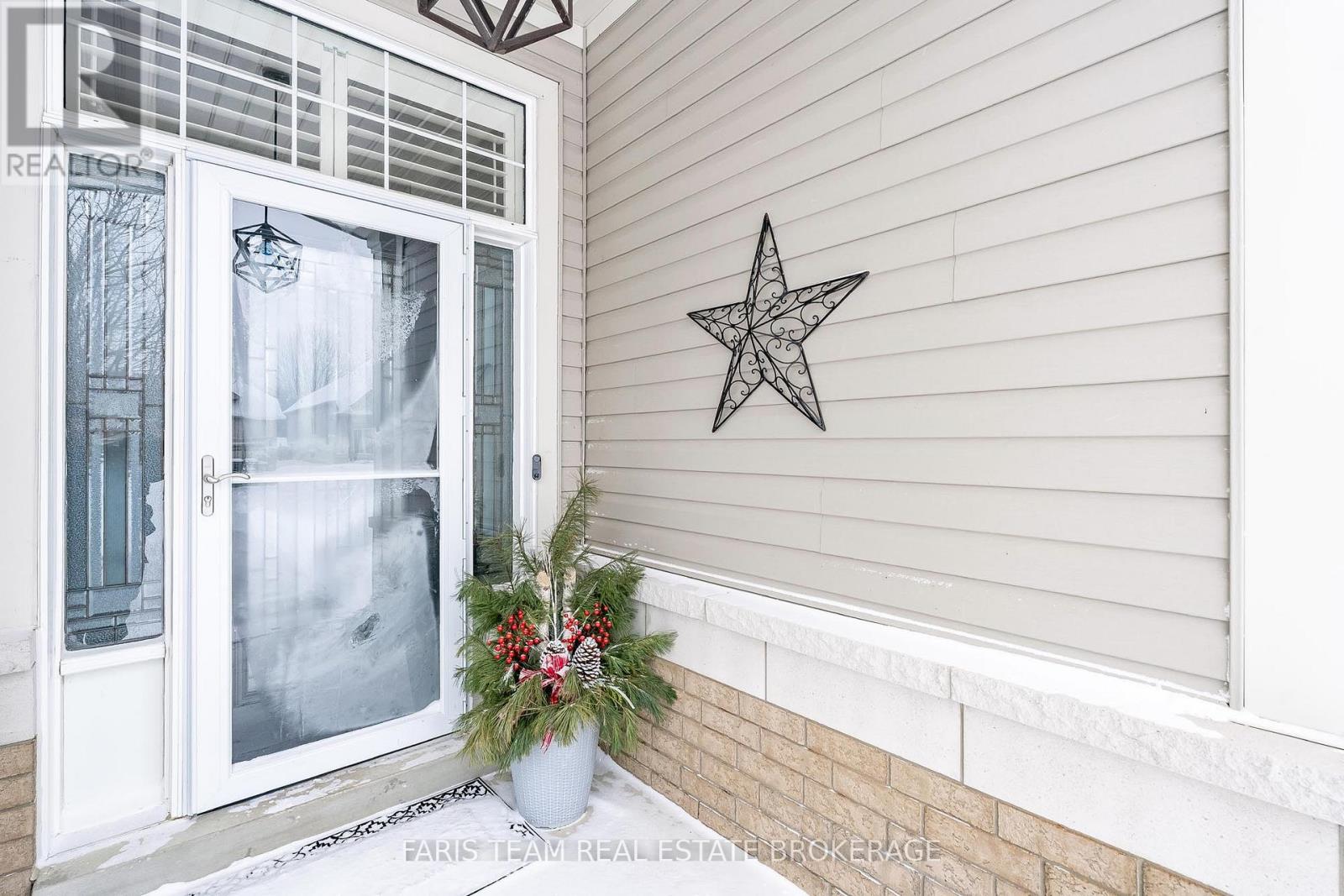 9 Broadpoint Street, Wasaga Beach, Ontario  L9Z 3B8 - Photo 4 - S12909848