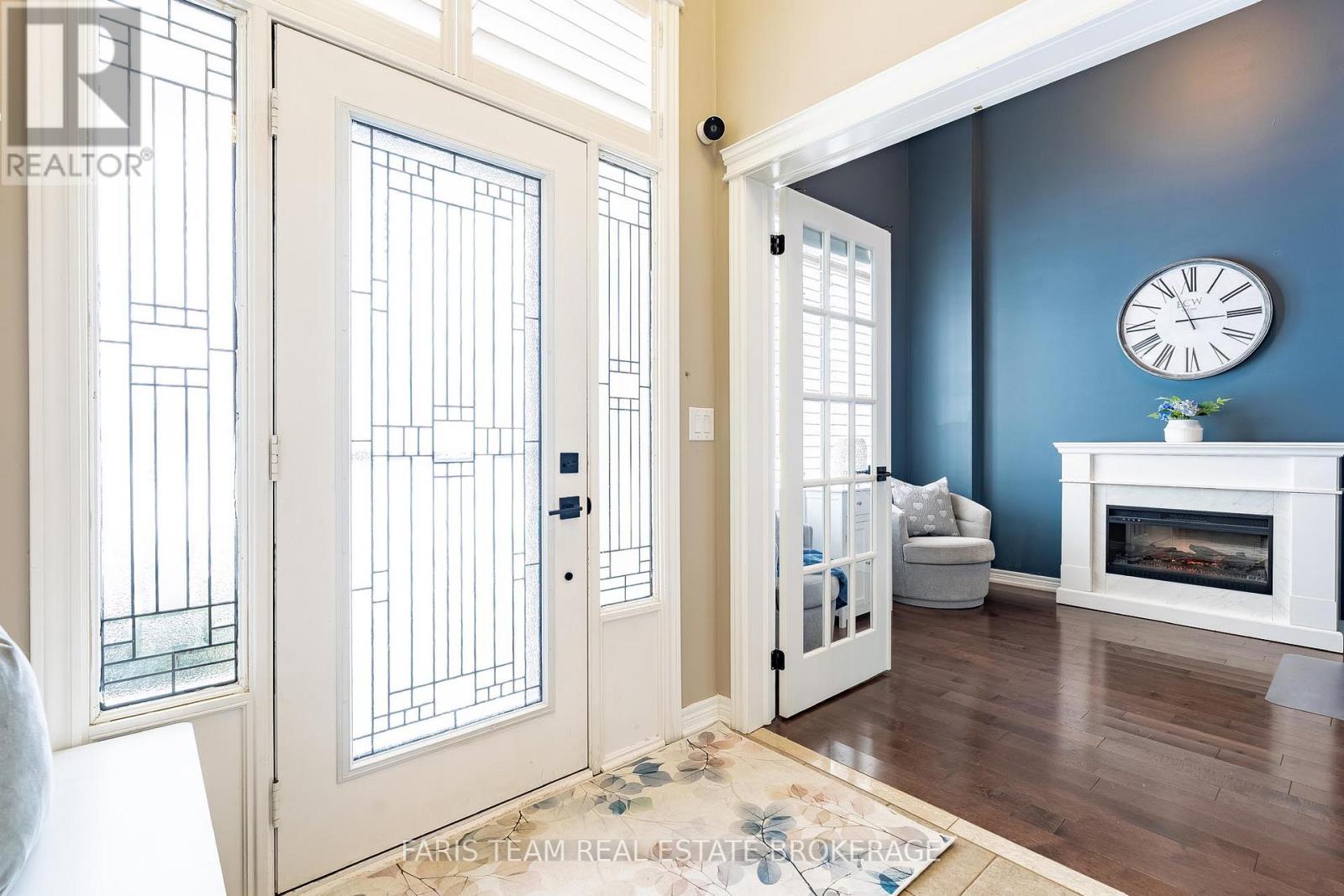 9 Broadpoint Street, Wasaga Beach, Ontario  L9Z 3B8 - Photo 5 - S12909848