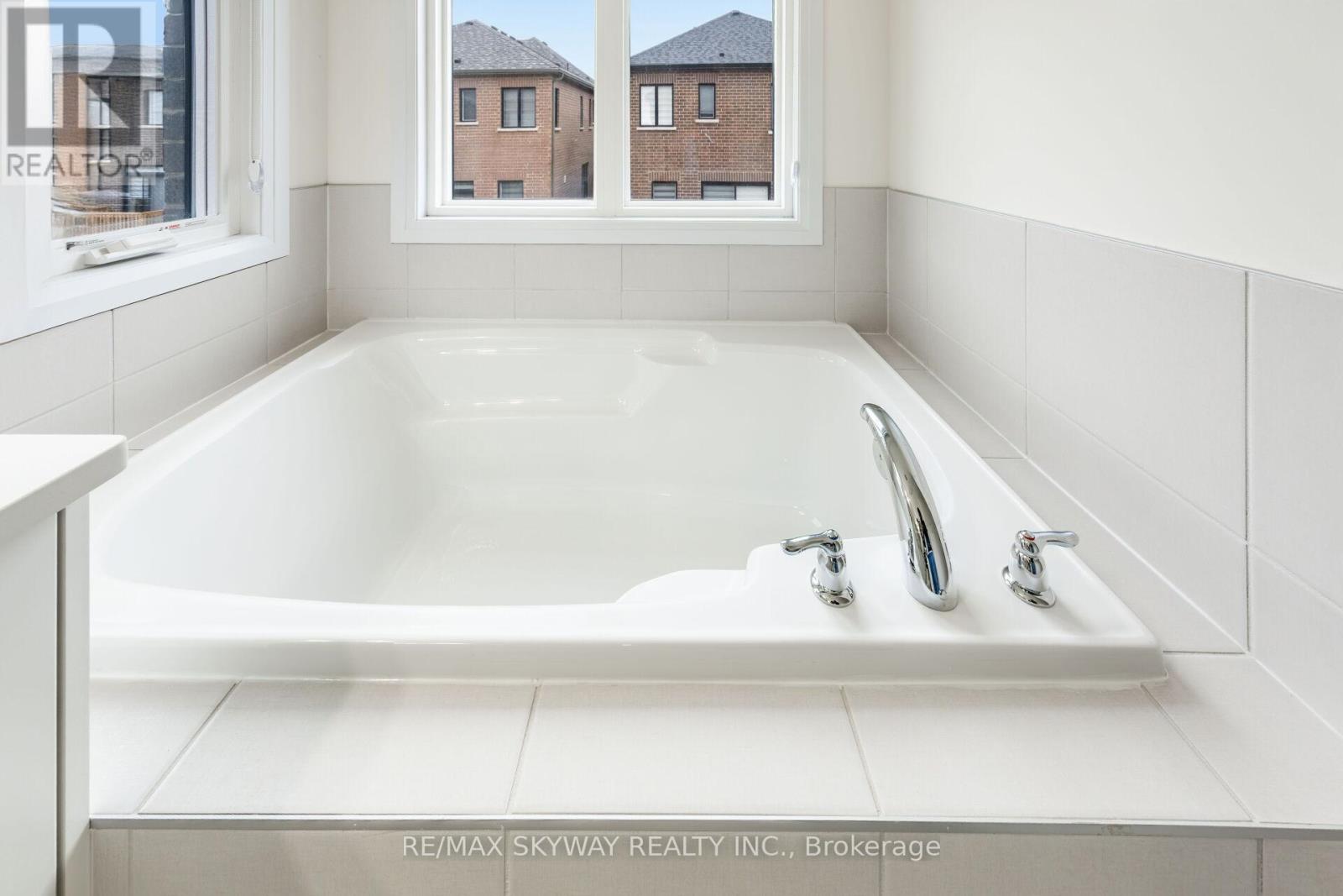 90 Player Drive, Erin, Ontario  N0B 1T0 - Photo 37 - X12900378