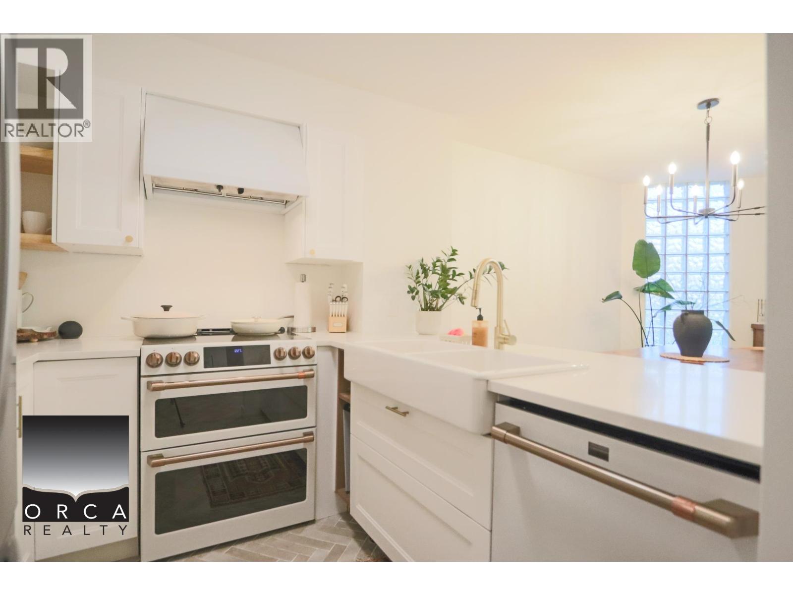 202 3191 Mountain Highway Highway, North Vancouver, British Columbia  V7K 2H4 - Photo 11 - R3102191