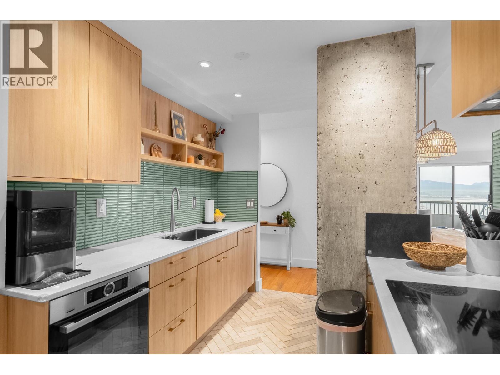 1002 47 Agnes Street, New Westminster, British Columbia V3L 1E2 - Photo 6 - R3085125