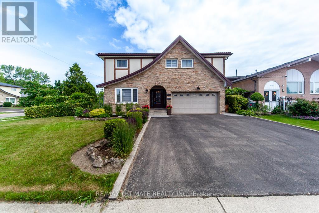 2589 TRIDENT AVENUE, Mississauga, Ontario