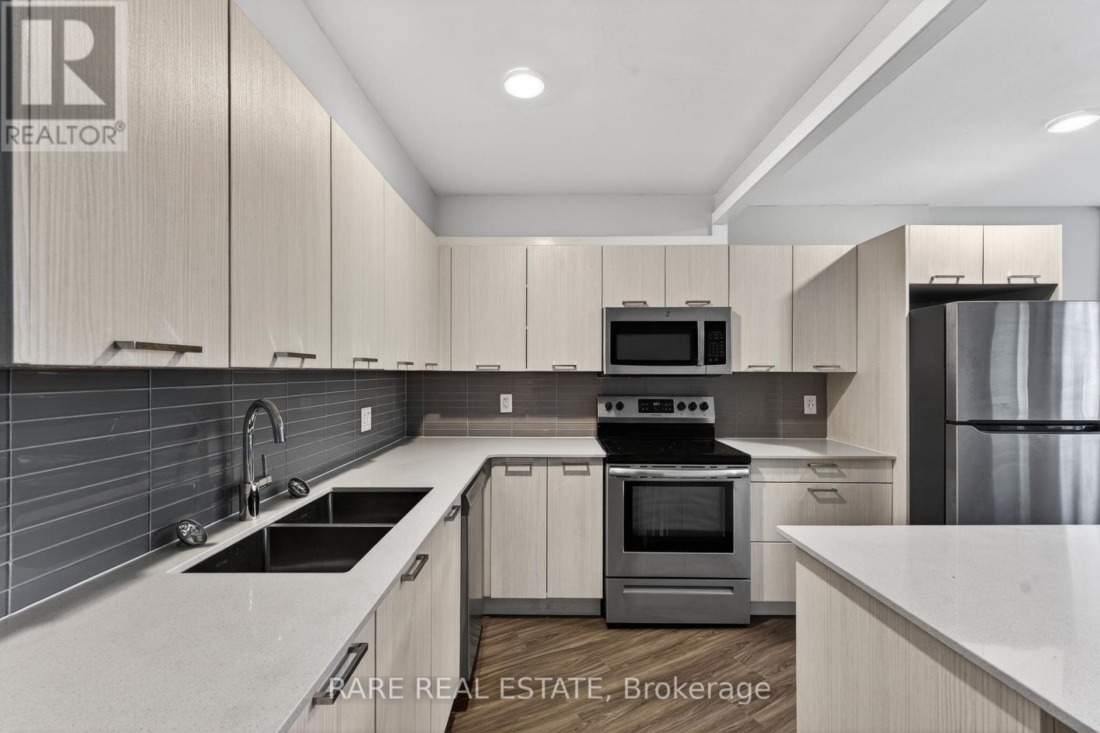 103 - 4340 BLOOR STREET W, Toronto, Ontario