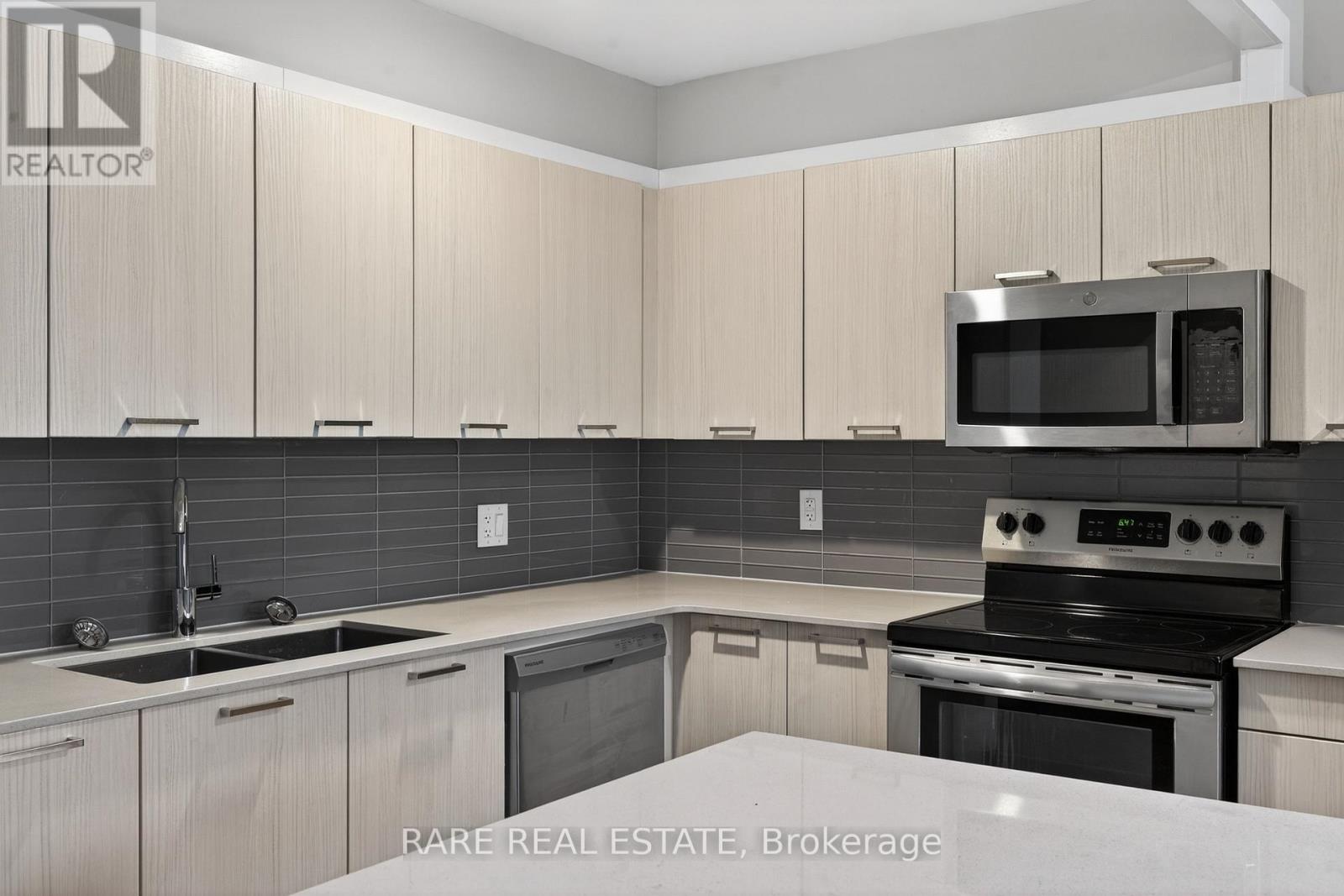 103 - 4340 Bloor Street W, Toronto (Markland Wood), Ontario  M9C 2A6 - Photo 12 - W12909588