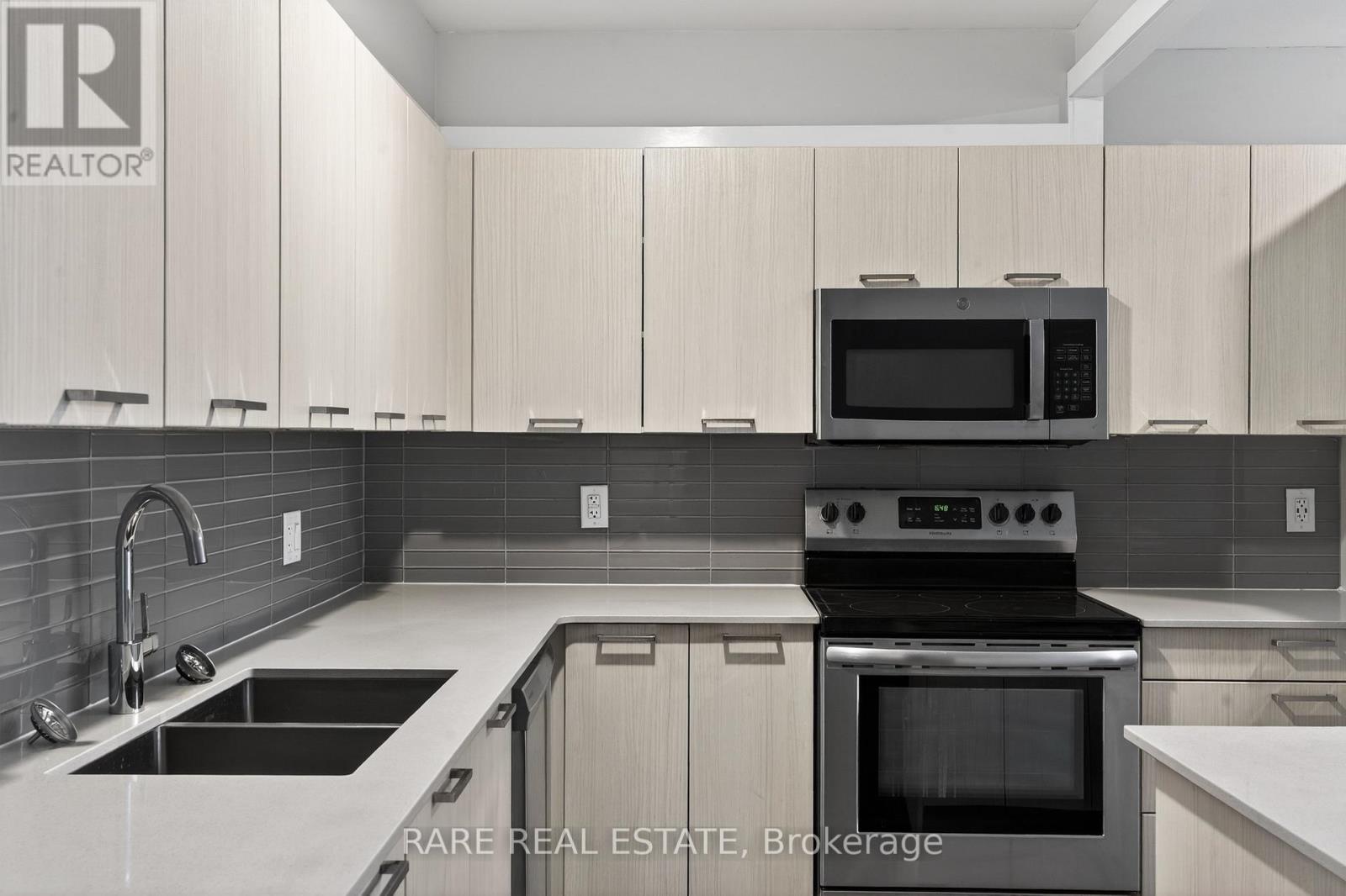 103 - 4340 Bloor Street W, Toronto (Markland Wood), Ontario  M9C 2A6 - Photo 14 - W12909588