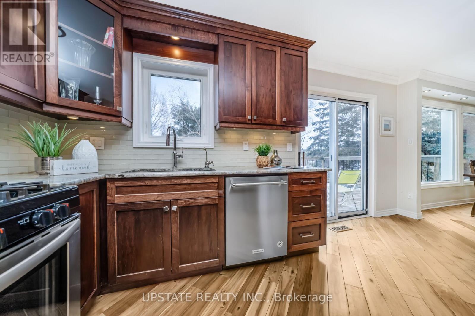 7 Birchway Place, Halton Hills, Ontario  L7J 2X4 - Photo 12 - W12909638