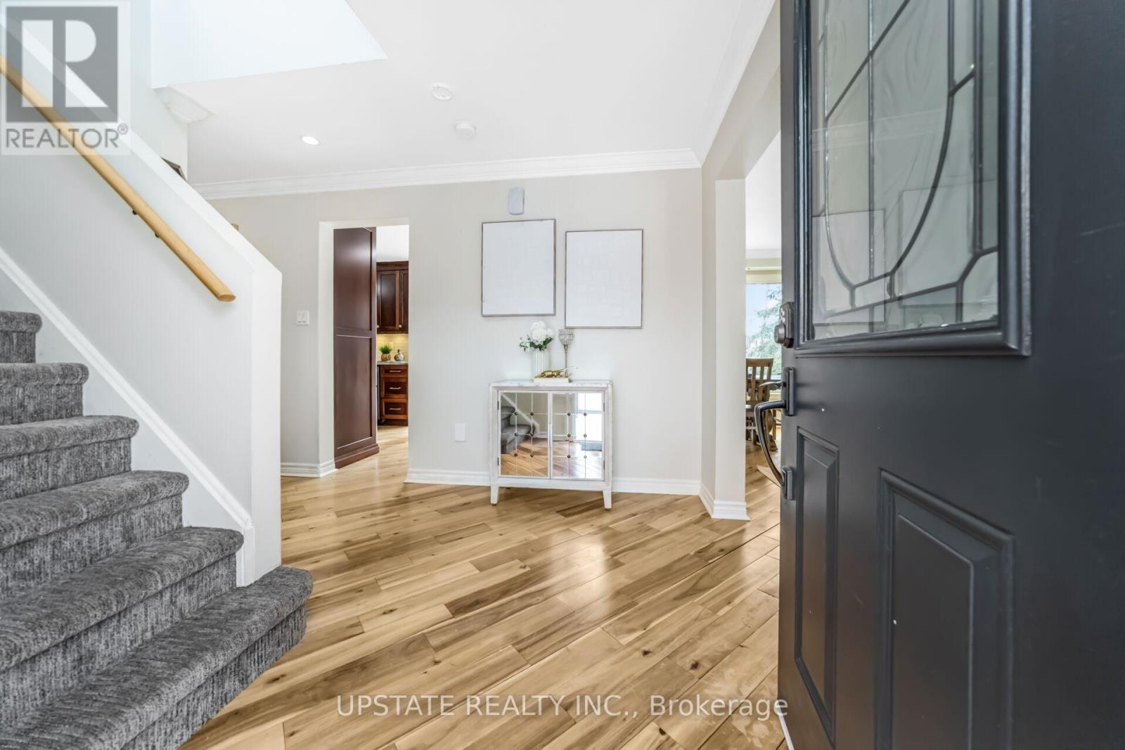 7 Birchway Place, Halton Hills, Ontario  L7J 2X4 - Photo 3 - W12909638