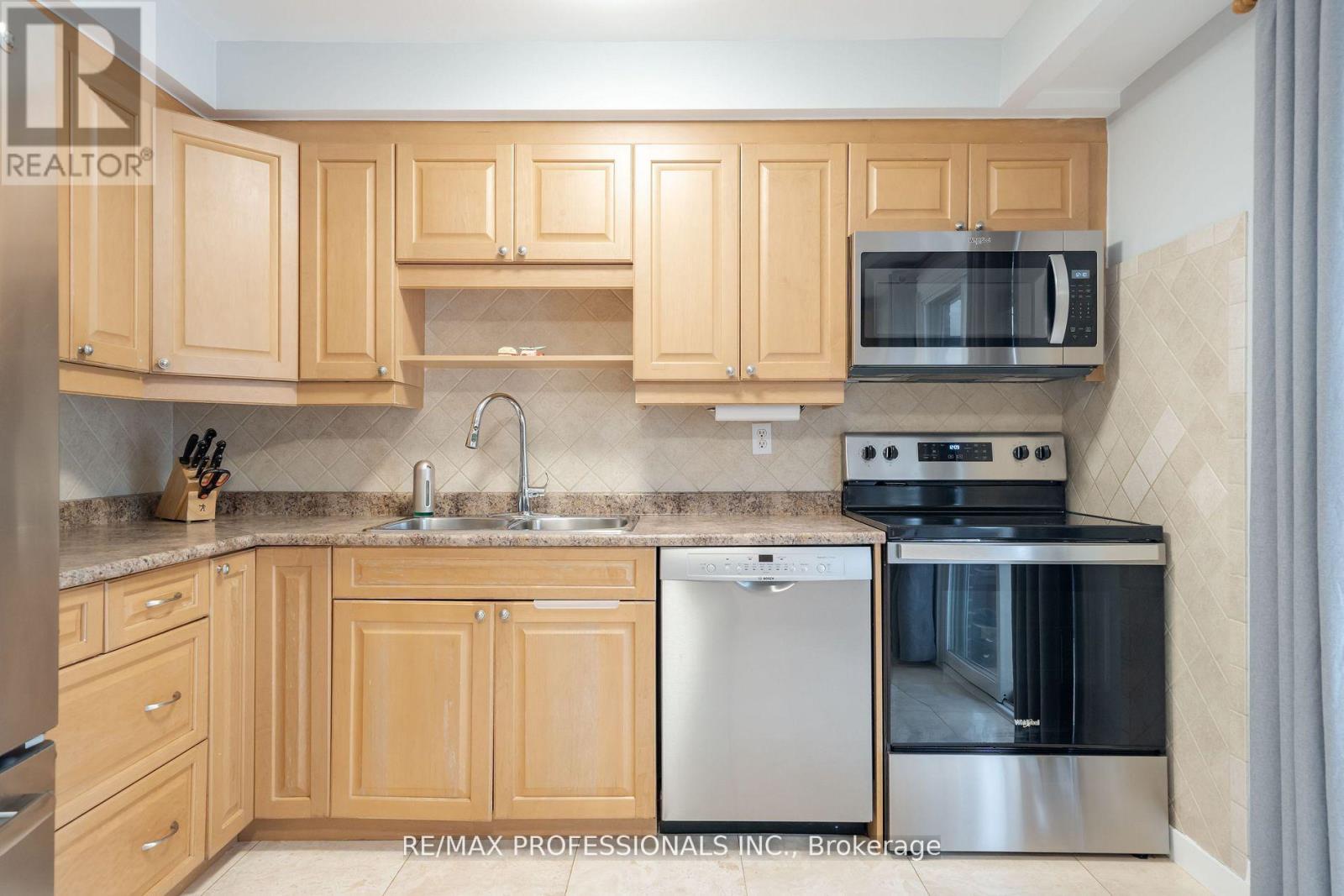 4199 Gayling Gardens, Mississauga (Erin Mills), Ontario  L5L 1Z8 - Photo 12 - W12909642