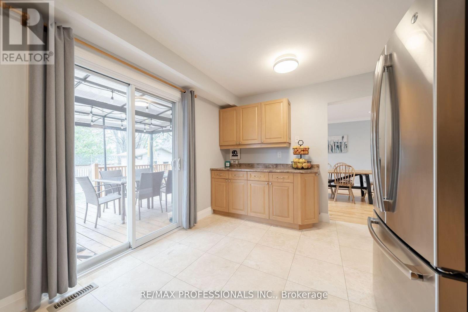 4199 Gayling Gardens, Mississauga (Erin Mills), Ontario  L5L 1Z8 - Photo 14 - W12909642