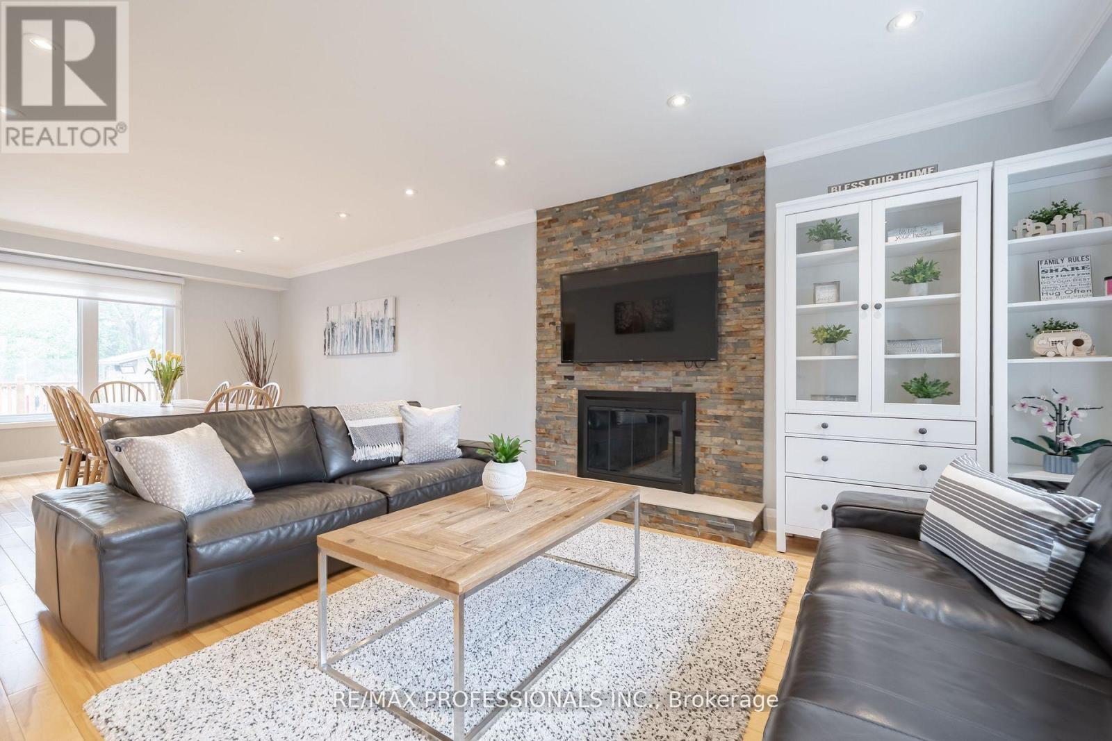 4199 Gayling Gardens, Mississauga (Erin Mills), Ontario  L5L 1Z8 - Photo 7 - W12909642