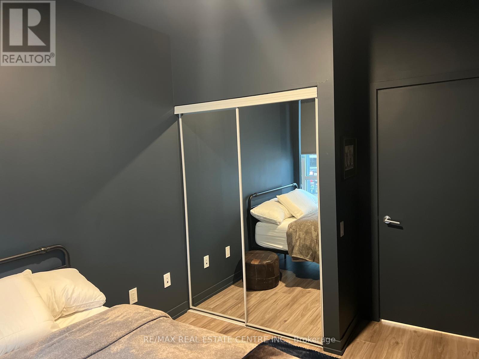 311 - 4065 Confederation Parkway, Mississauga, Ontario  L5B 0L4 - Photo 11 - W12909650