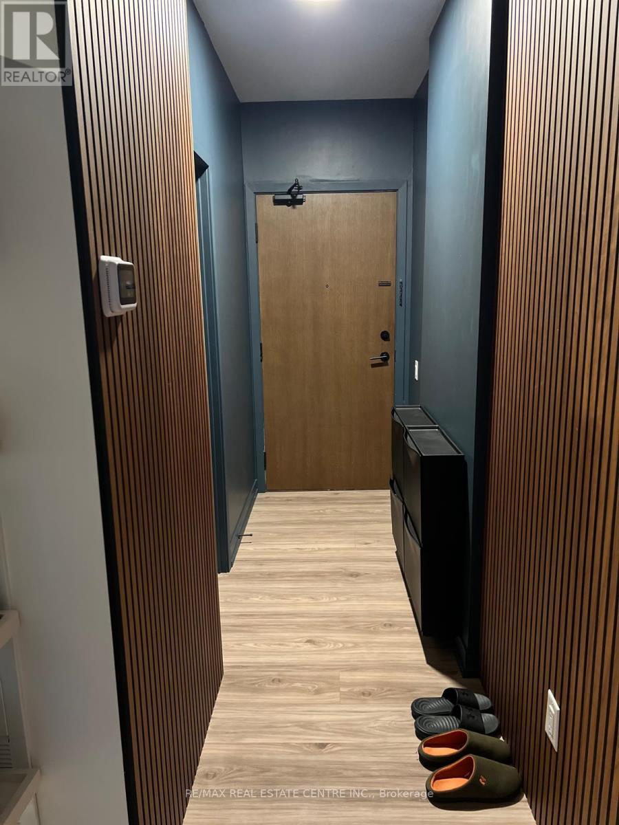 311 - 4065 Confederation Parkway, Mississauga, Ontario  L5B 0L4 - Photo 2 - W12909650