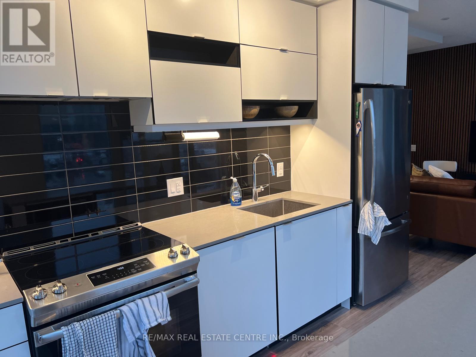 311 - 4065 Confederation Parkway, Mississauga, Ontario  L5B 0L4 - Photo 7 - W12909650