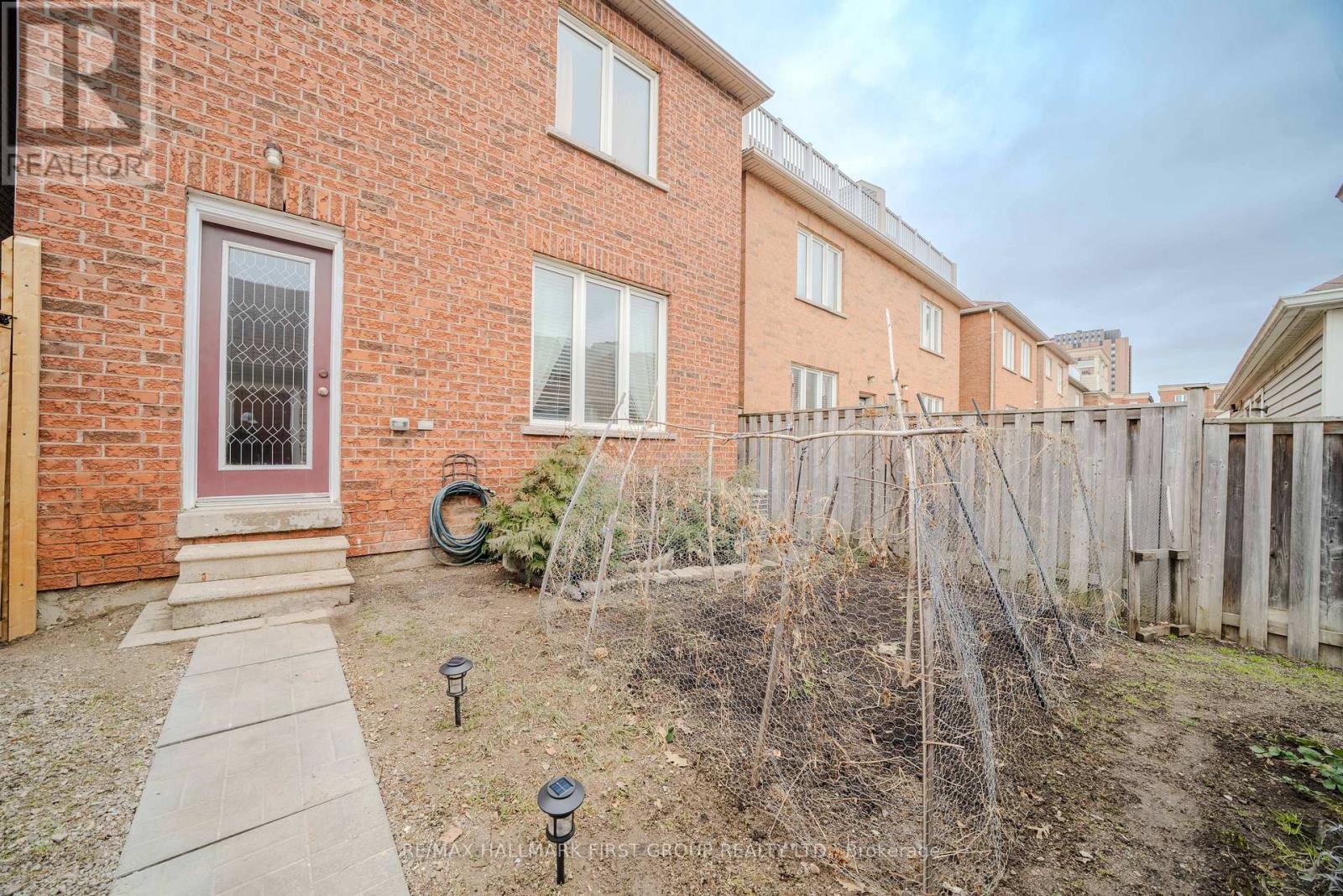19 Kidd Terrace, Toronto (York University Heights), Ontario  M3J 3S9 - Photo 48 - W12909660