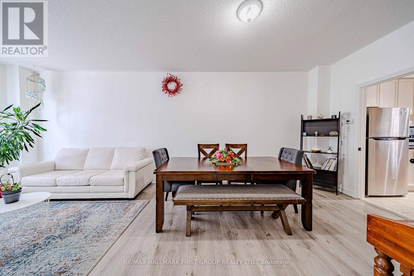 19 Kidd Terrace, Toronto (York University Heights), Ontario  M3J 3S9 - Photo 5 - W12909660