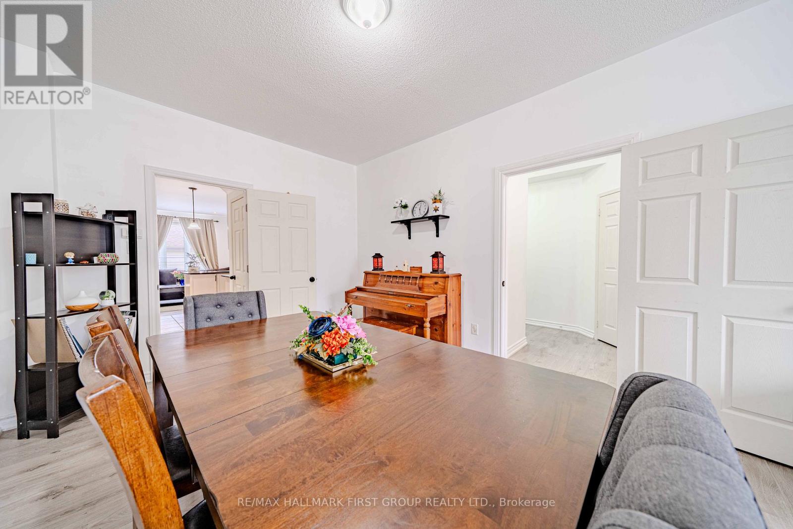 19 Kidd Terrace, Toronto (York University Heights), Ontario  M3J 3S9 - Photo 7 - W12909660