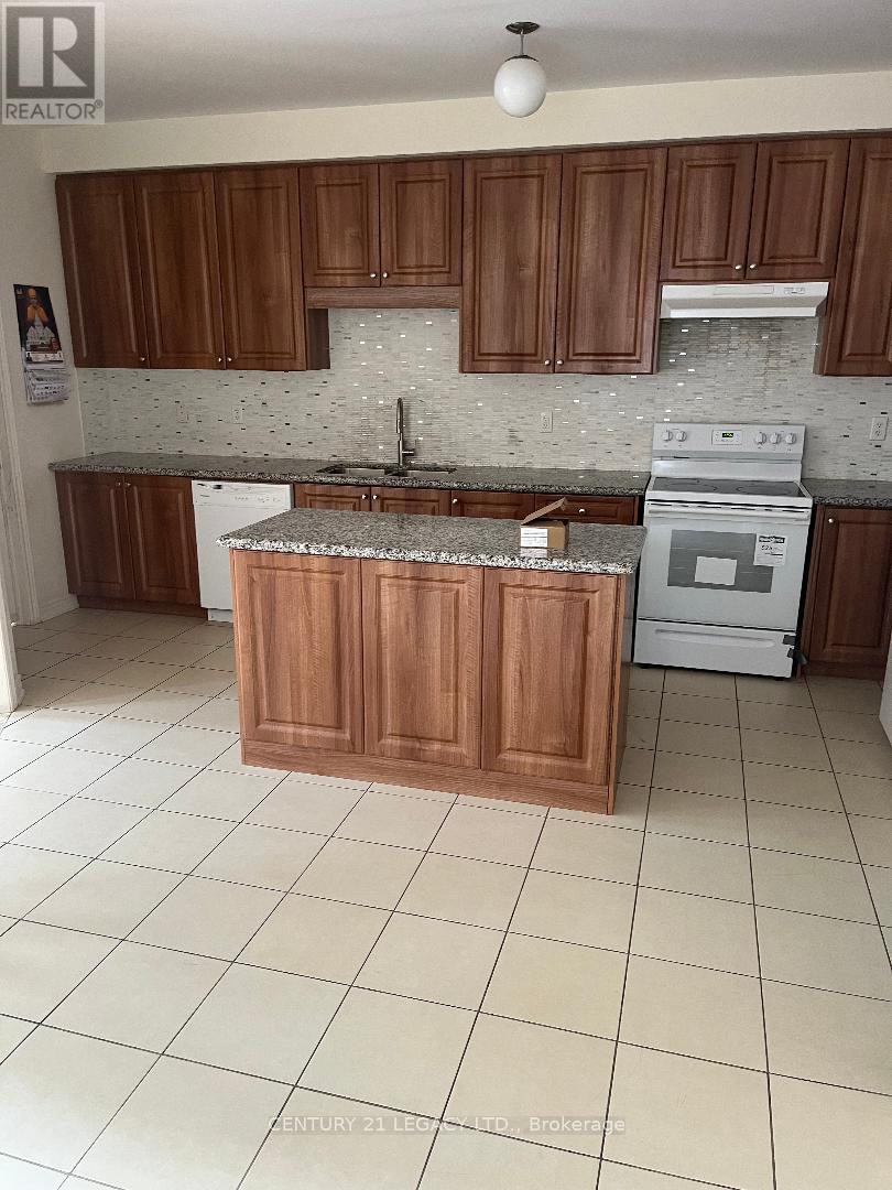 16 Saint Dennis Road, Brampton, Ontario  L6R 3W5 - Photo 5 - W12909664