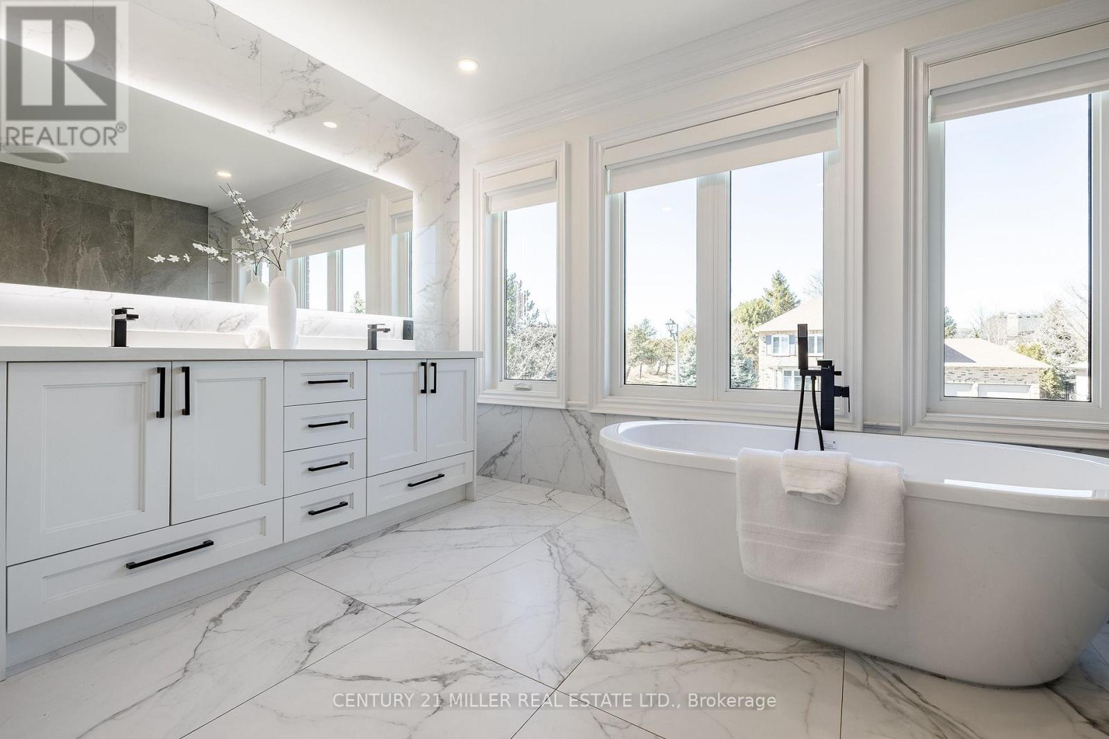 1036 Masters Green, Oakville, Ontario  L6M 2N7 - Photo 19 - W12909686