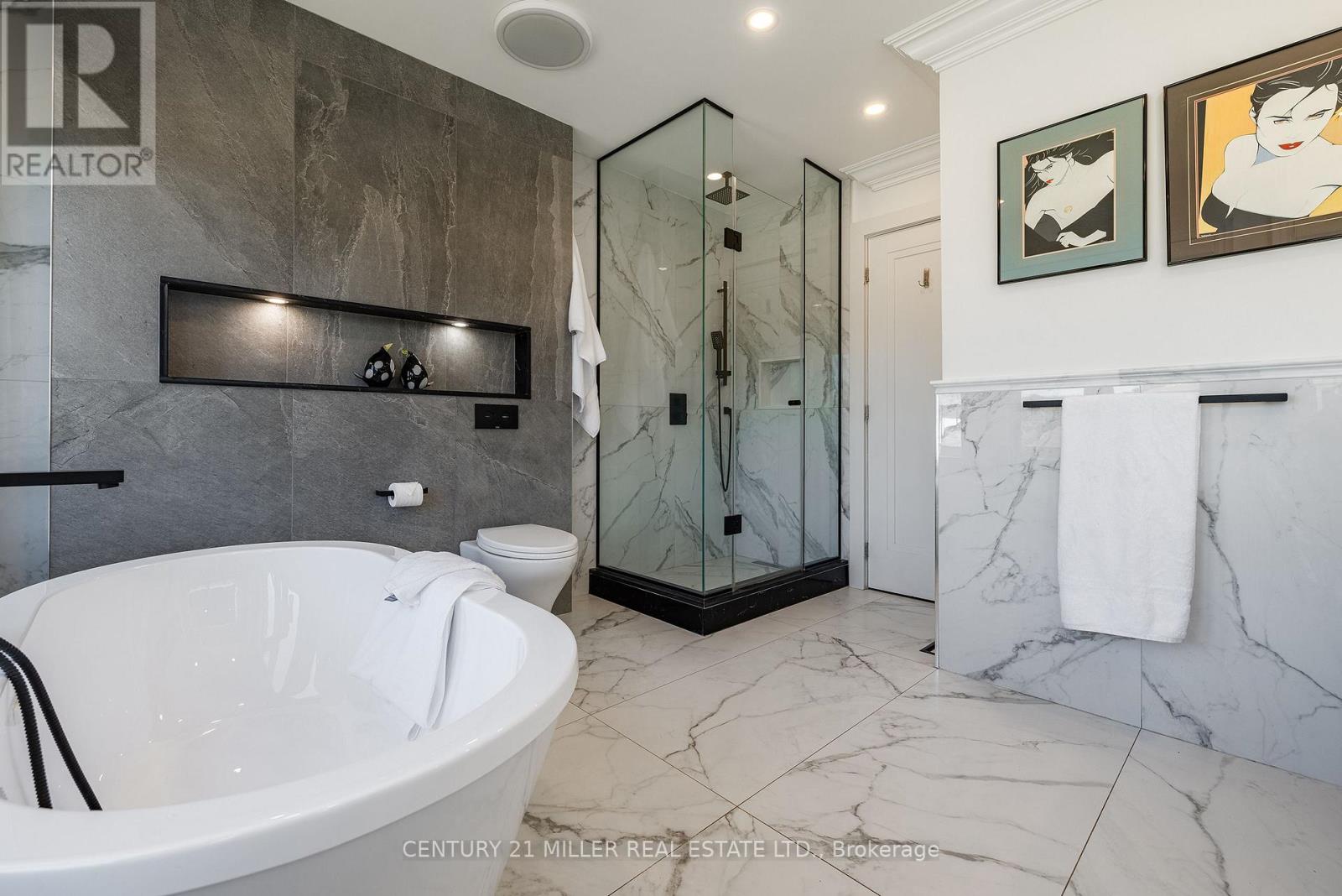 1036 Masters Green, Oakville, Ontario  L6M 2N7 - Photo 20 - W12909686