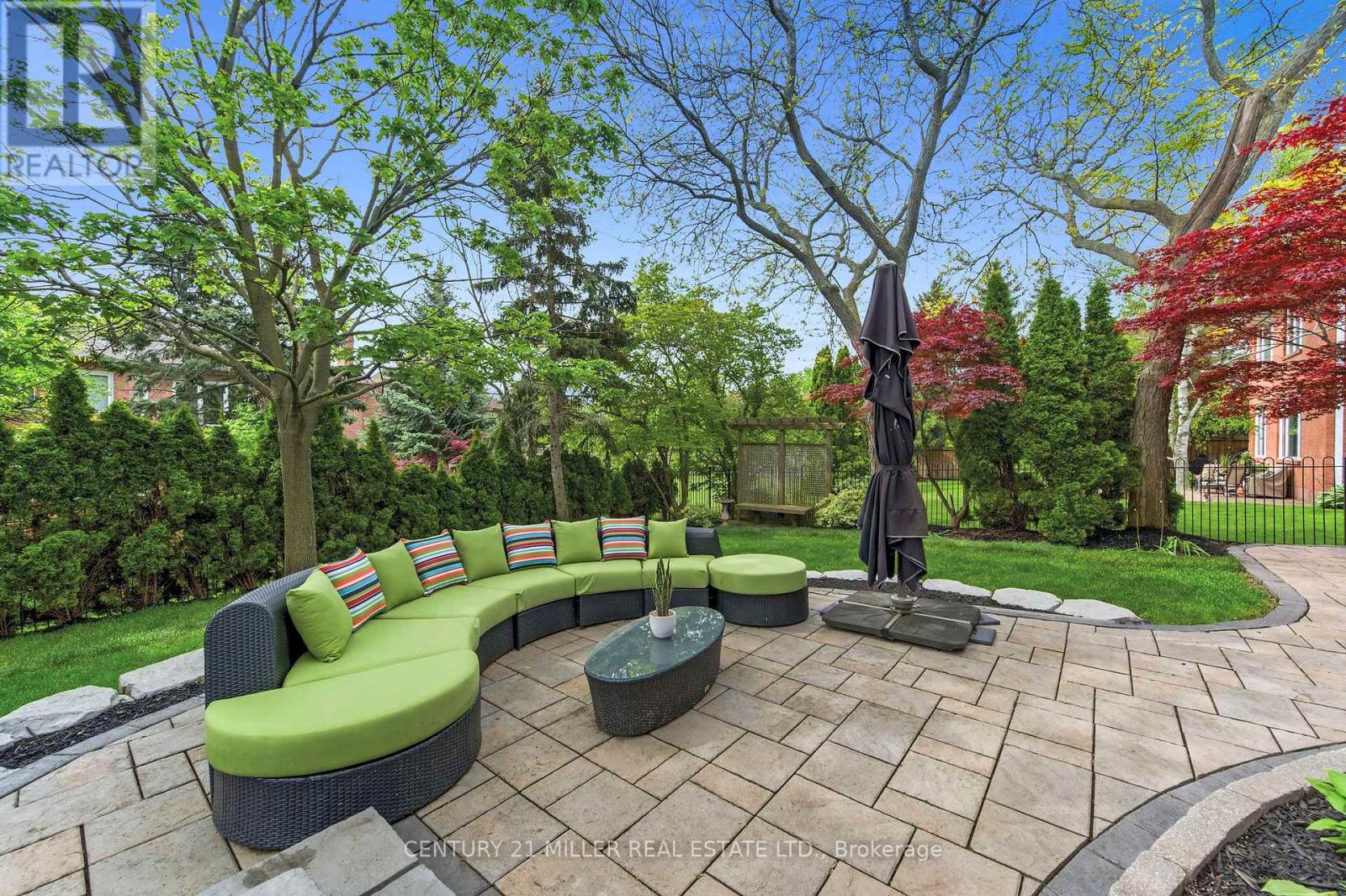 1036 Masters Green, Oakville, Ontario  L6M 2N7 - Photo 32 - W12909686