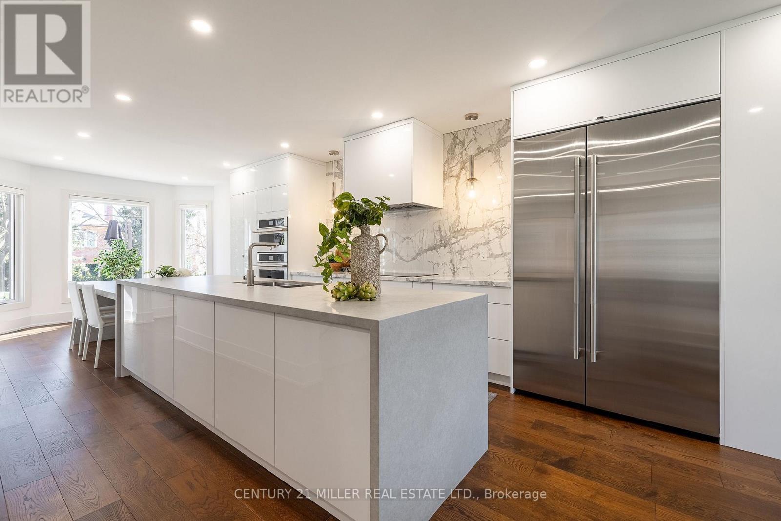 1036 Masters Green, Oakville, Ontario  L6M 2N7 - Photo 8 - W12909686