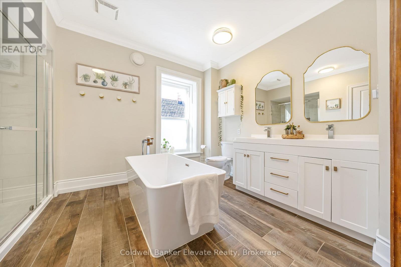 6 Queen Street, Halton Hills (Georgetown), Ontario  L7G 2E4 - Photo 38 - W12909692