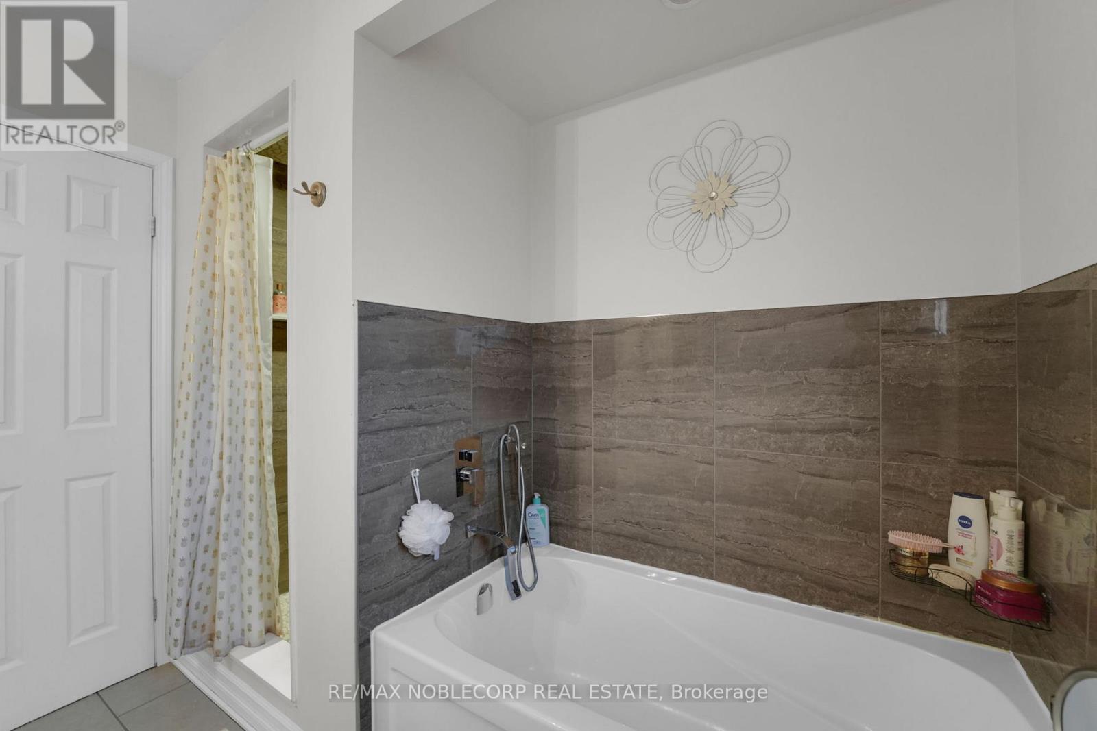 115 Elgin Drive, Brampton, Ontario  L6Y 2E6 - Photo 20 - W12909712