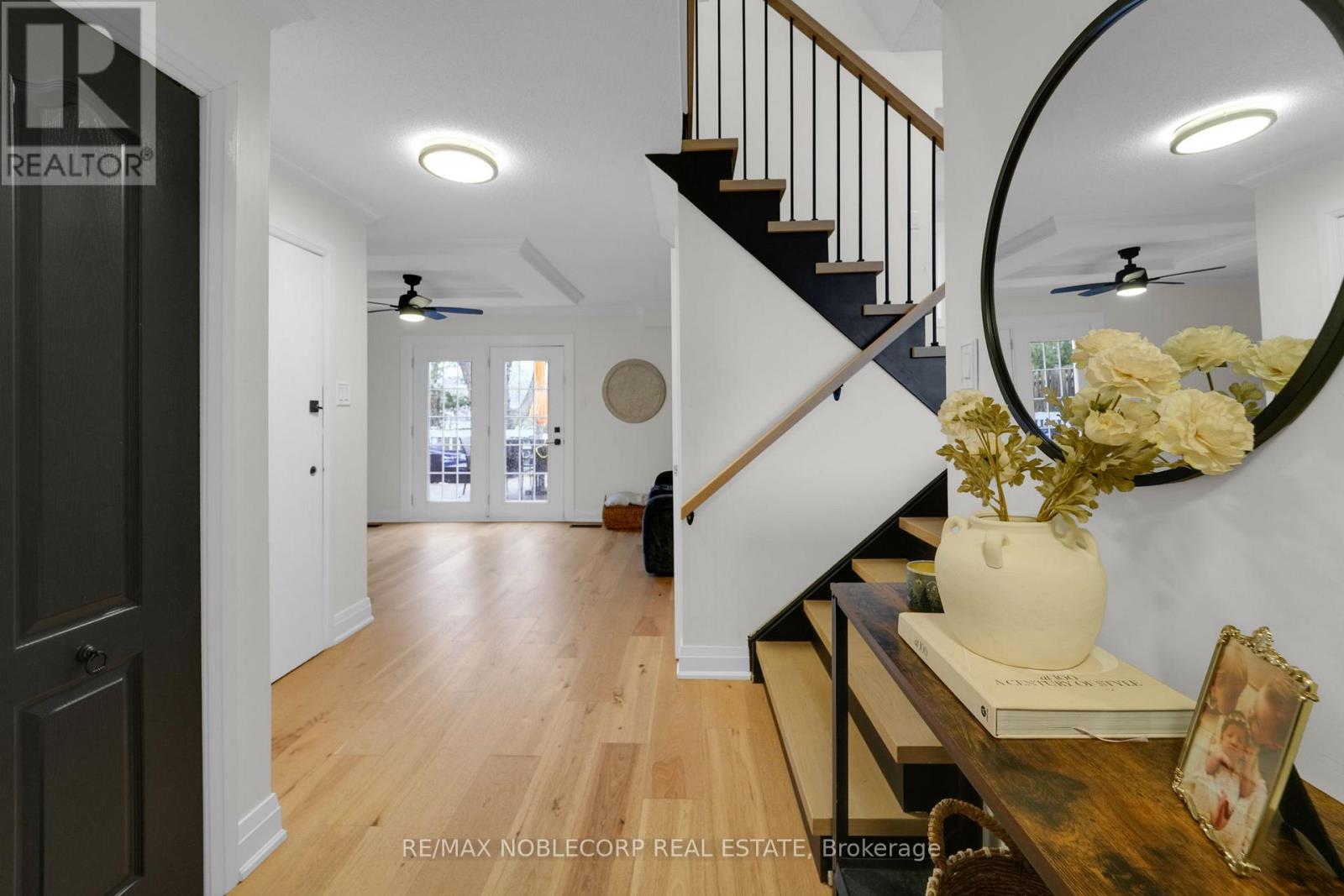 115 Elgin Drive, Brampton, Ontario  L6Y 2E6 - Photo 4 - W12909712