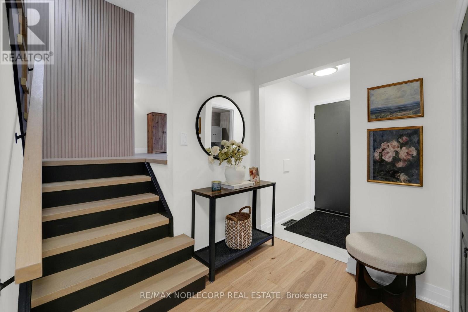 115 Elgin Drive, Brampton, Ontario  L6Y 2E6 - Photo 5 - W12909712