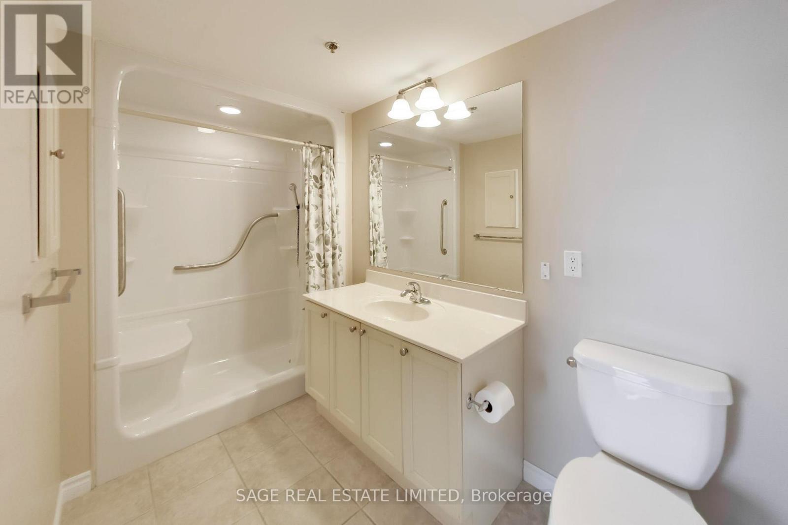 902 - 810 Scollard Court, Mississauga, Ontario  L5V 0A4 - Photo 17 - W12909746