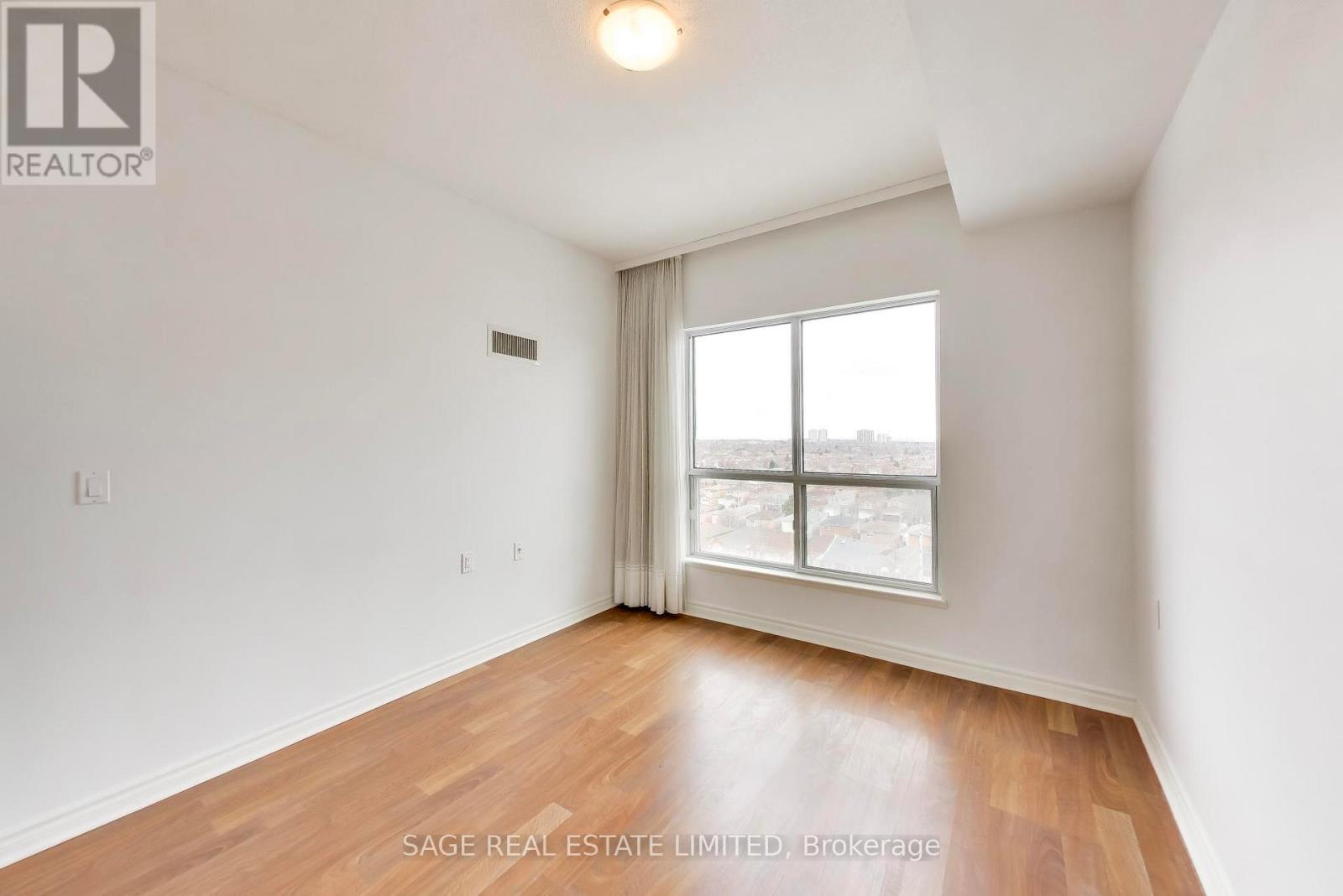 902 - 810 Scollard Court, Mississauga, Ontario  L5V 0A4 - Photo 19 - W12909746