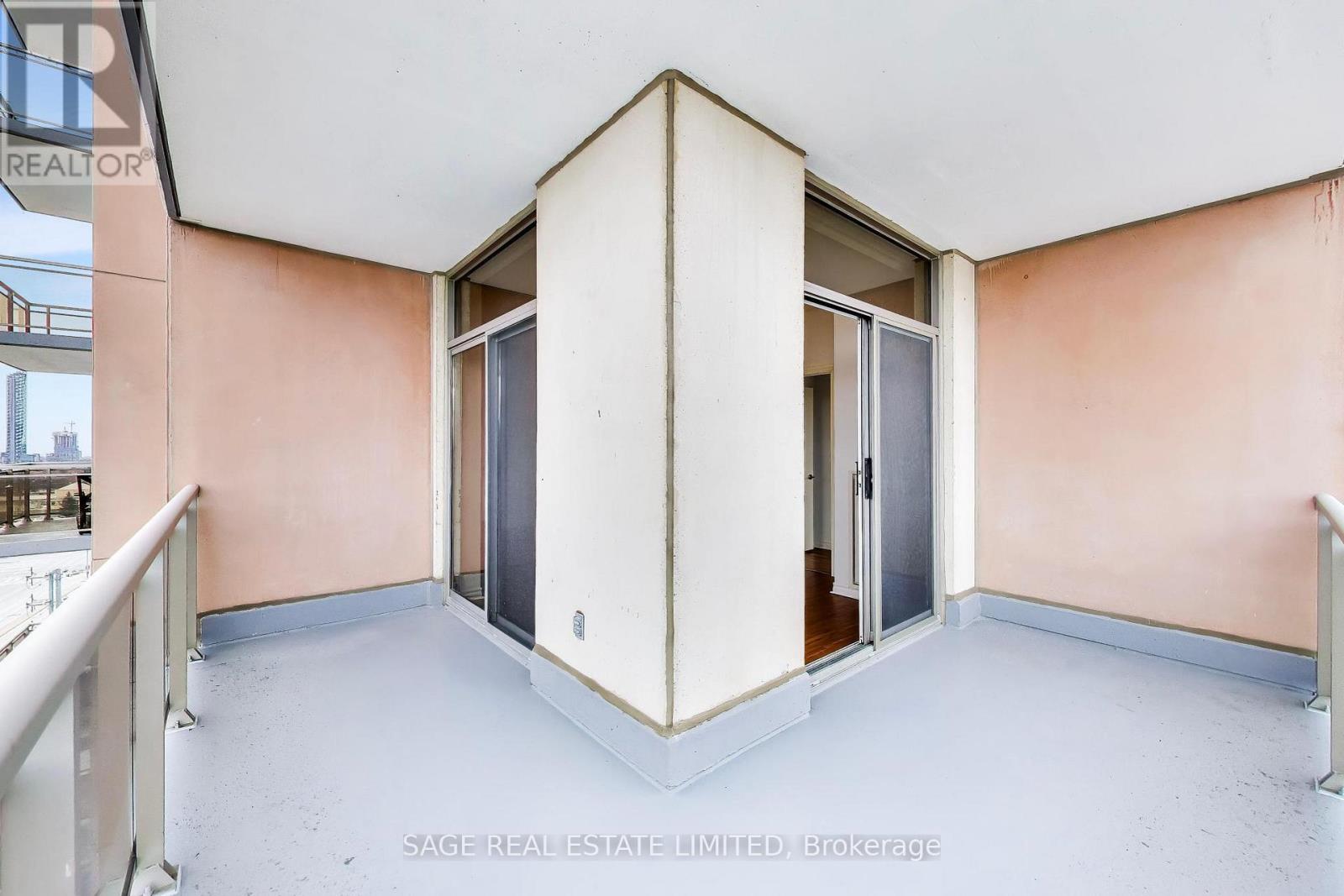 902 - 810 Scollard Court, Mississauga, Ontario  L5V 0A4 - Photo 25 - W12909746