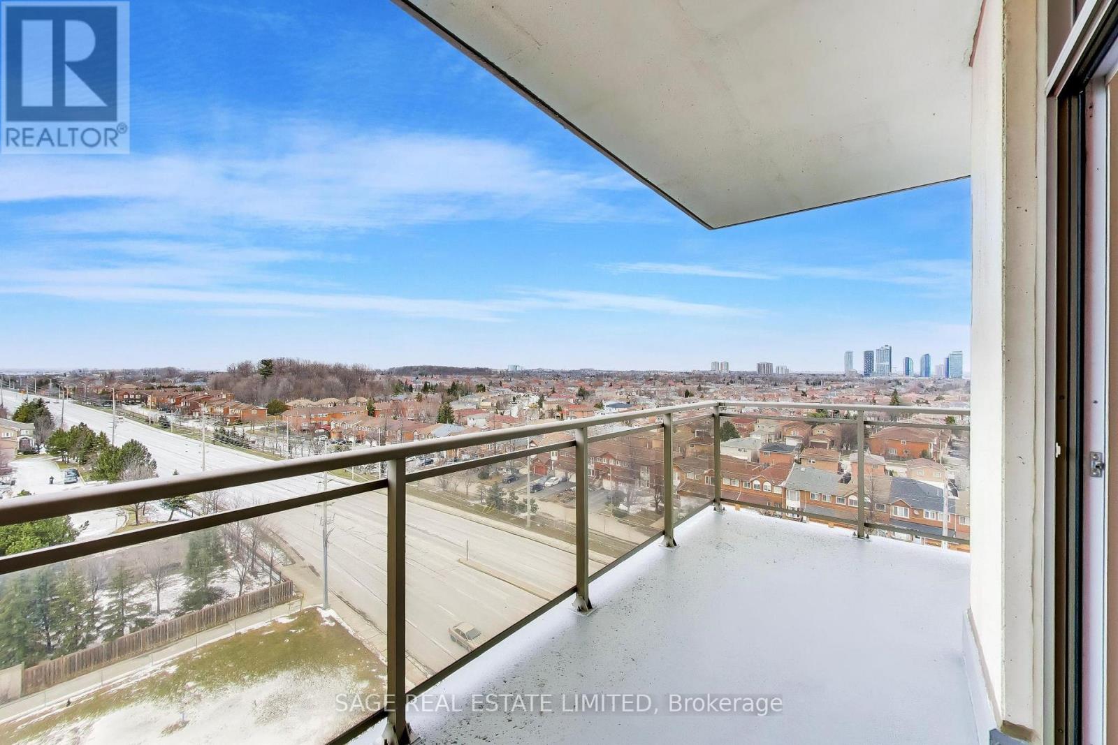 902 - 810 Scollard Court, Mississauga, Ontario  L5V 0A4 - Photo 26 - W12909746