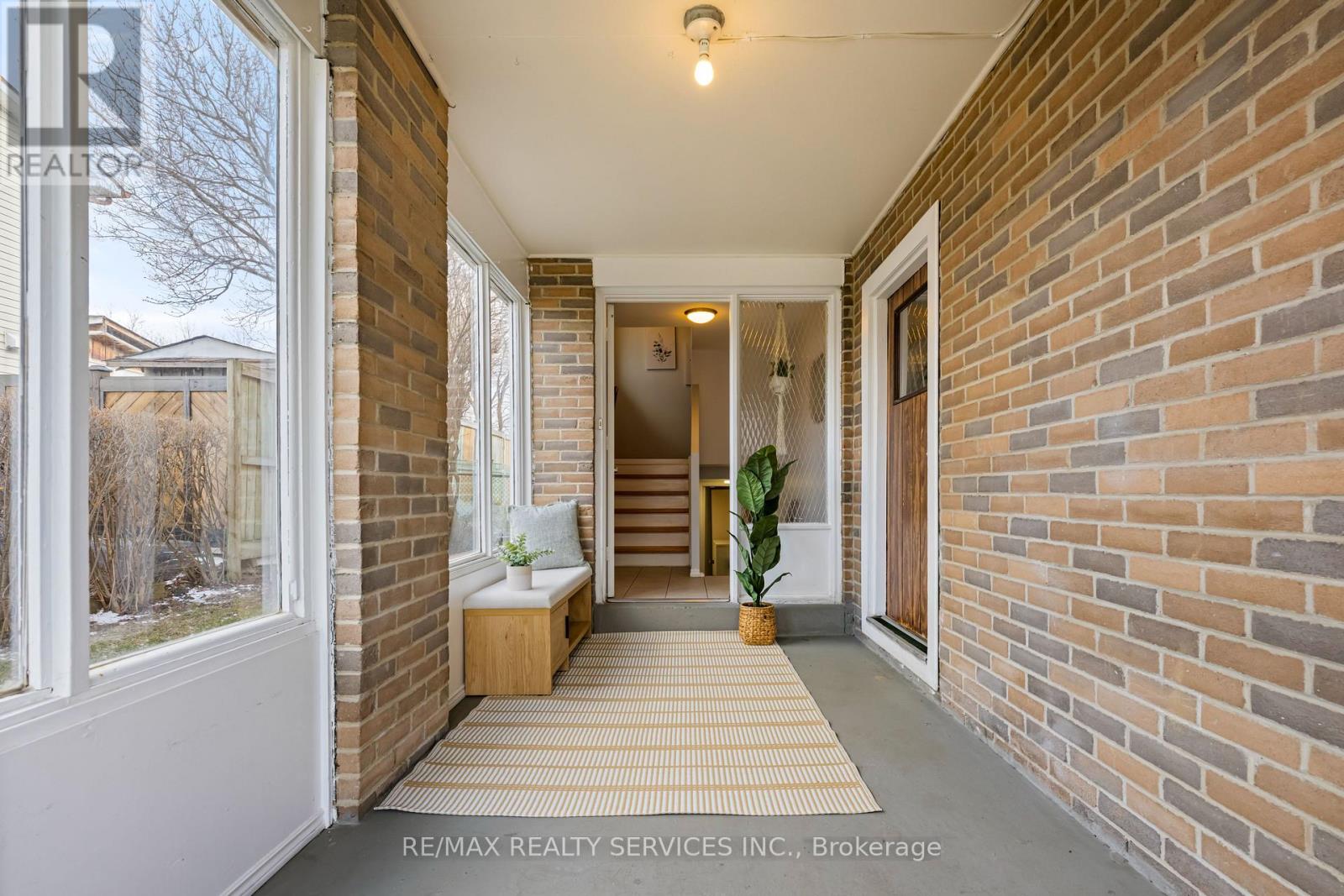 6 Glenridge Road, Brampton, Ontario  L6S 1N3 - Photo 6 - W12909752