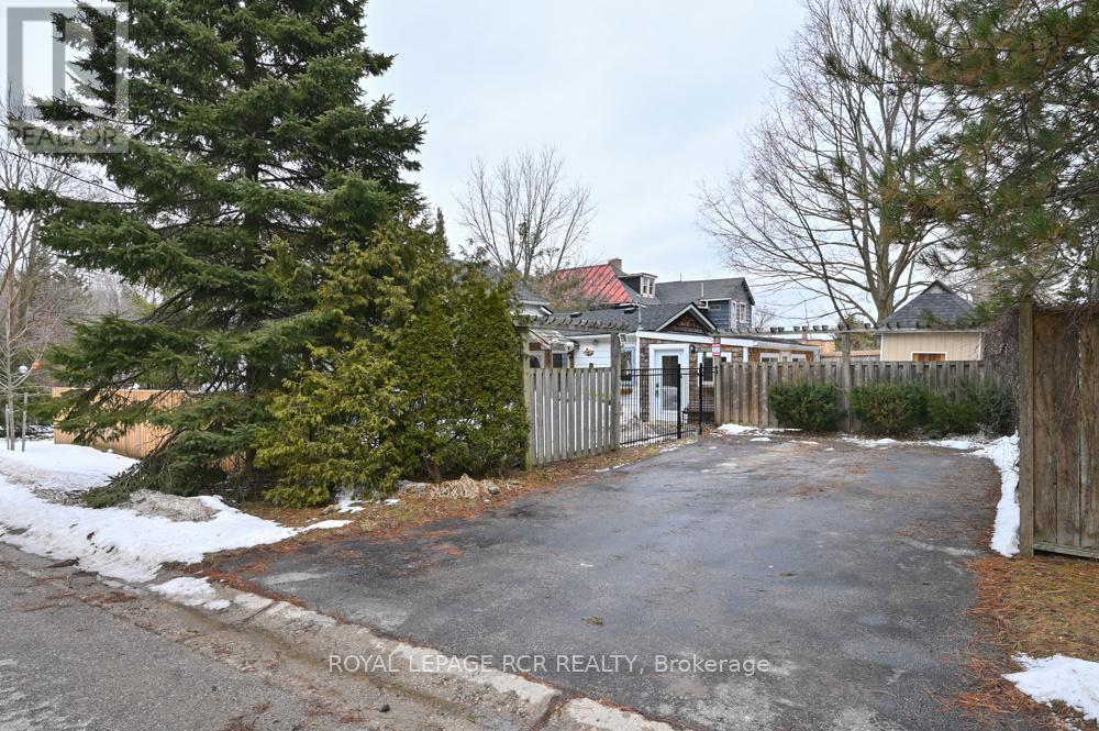 1429 Queen Street, Caledon, Ontario  L7K 0E4 - Photo 32 - W12909760