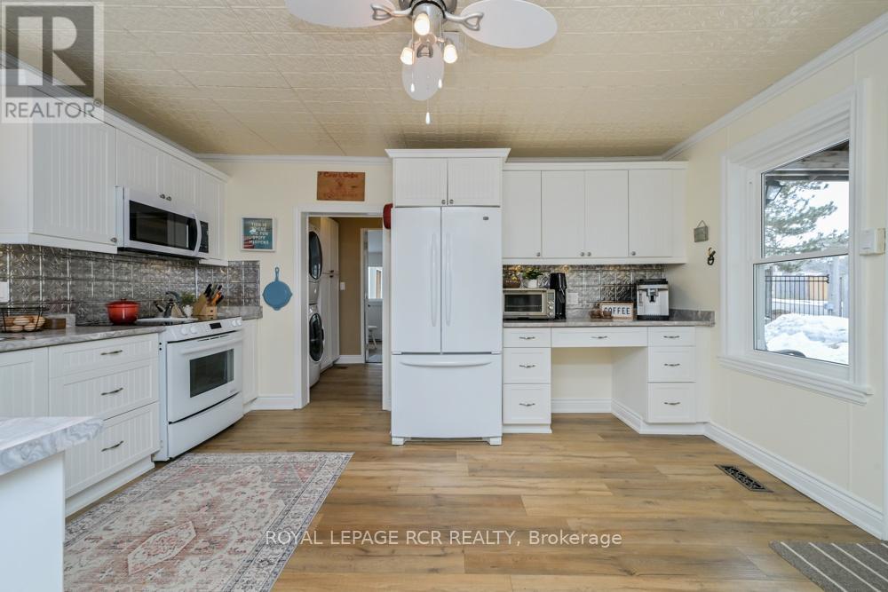 1429 Queen Street, Caledon, Ontario  L7K 0E4 - Photo 9 - W12909760