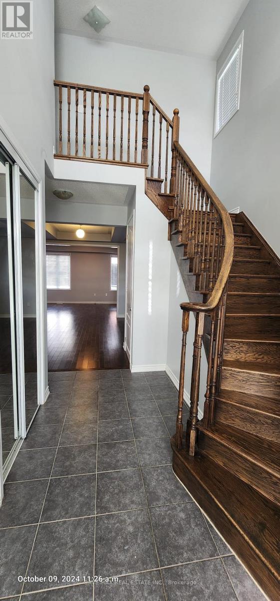 64 Enford Crescent, Brampton, Ontario  L7A 5A7 - Photo 7 - W12909774